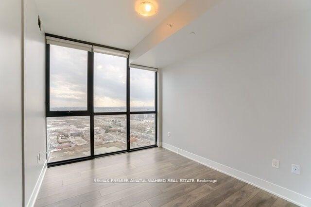 Photo 5 of Unit 902, 2916 Highway 7 Road, Vaughan, Concord — HOMEH