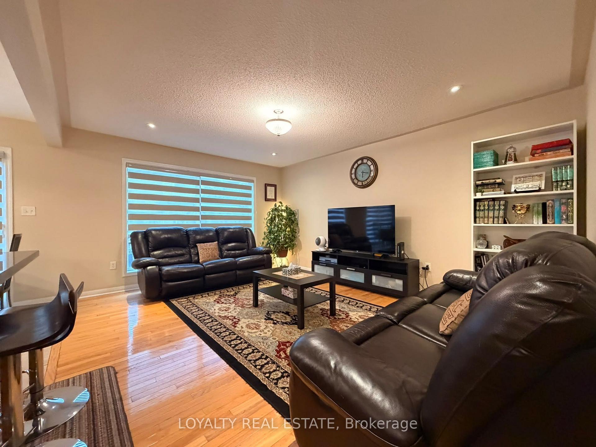 Photo 8 of 1074 Clark Boulevard, Milton, Beaty — HOMEH