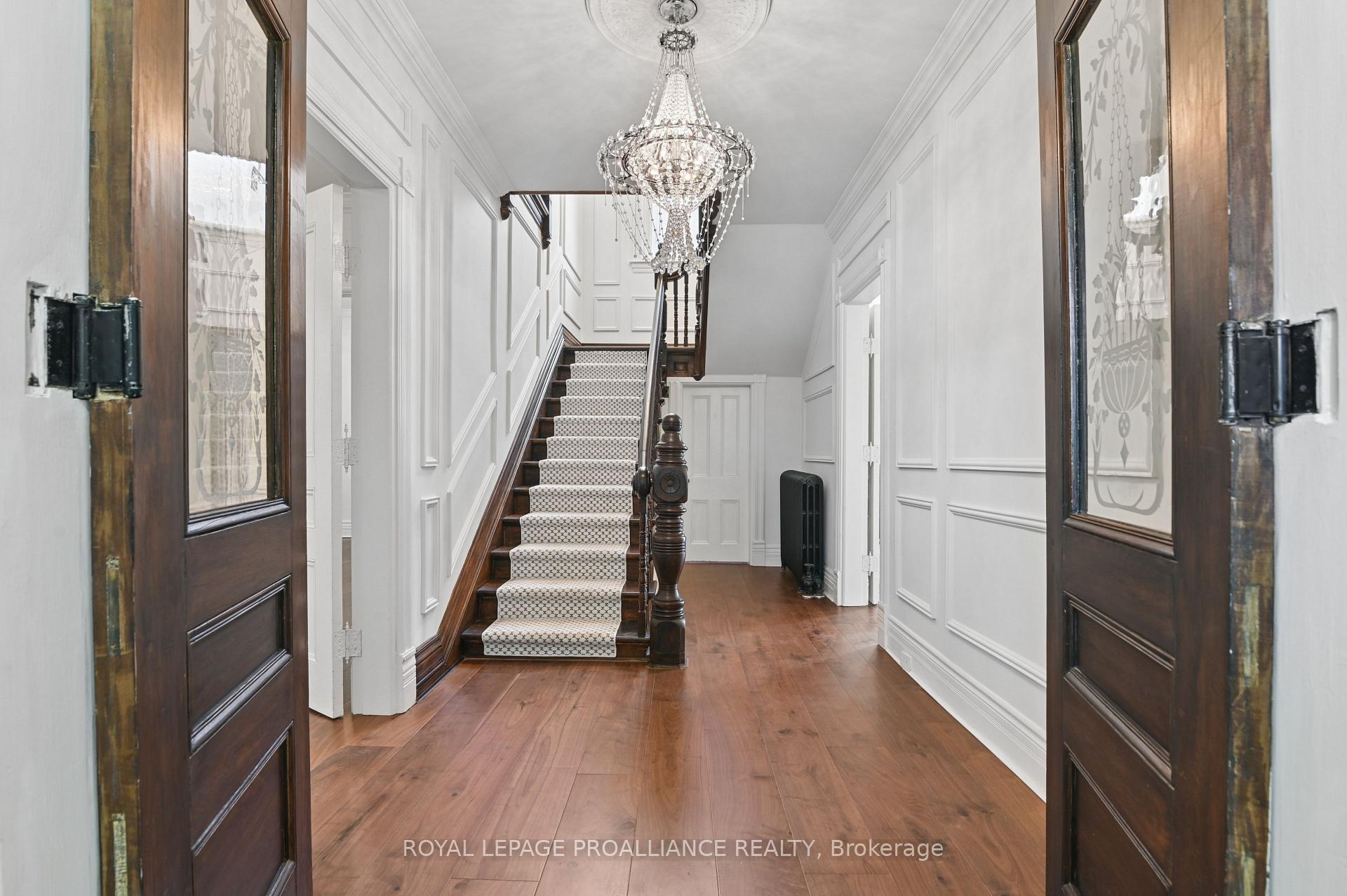 Photo 3 of 21 Pine Street, Brockville, Brockville — HOMEH