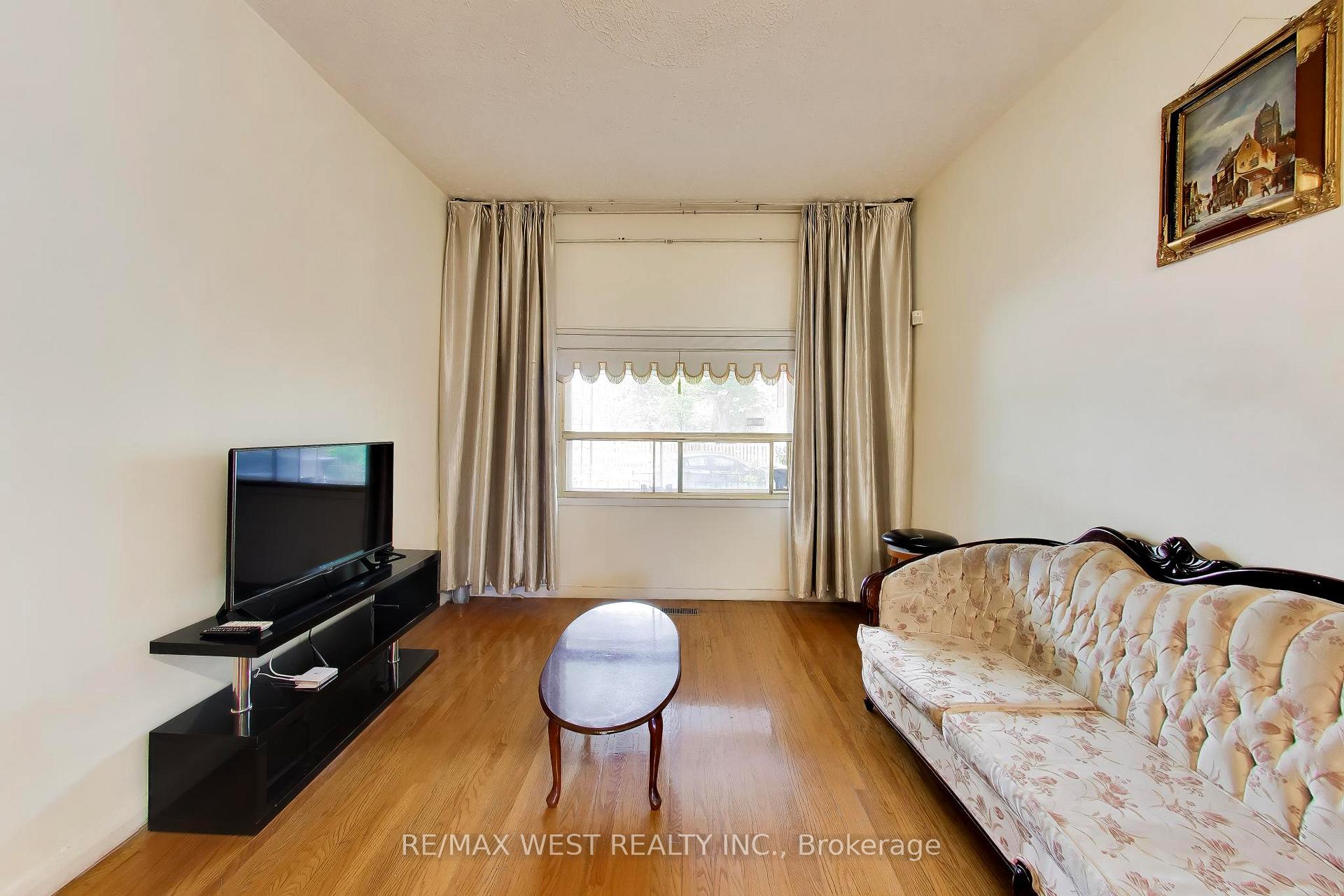 Photo 10 of 99 Euclid Avenue, Toronto, Trinity-Bellwoods — HOMEH