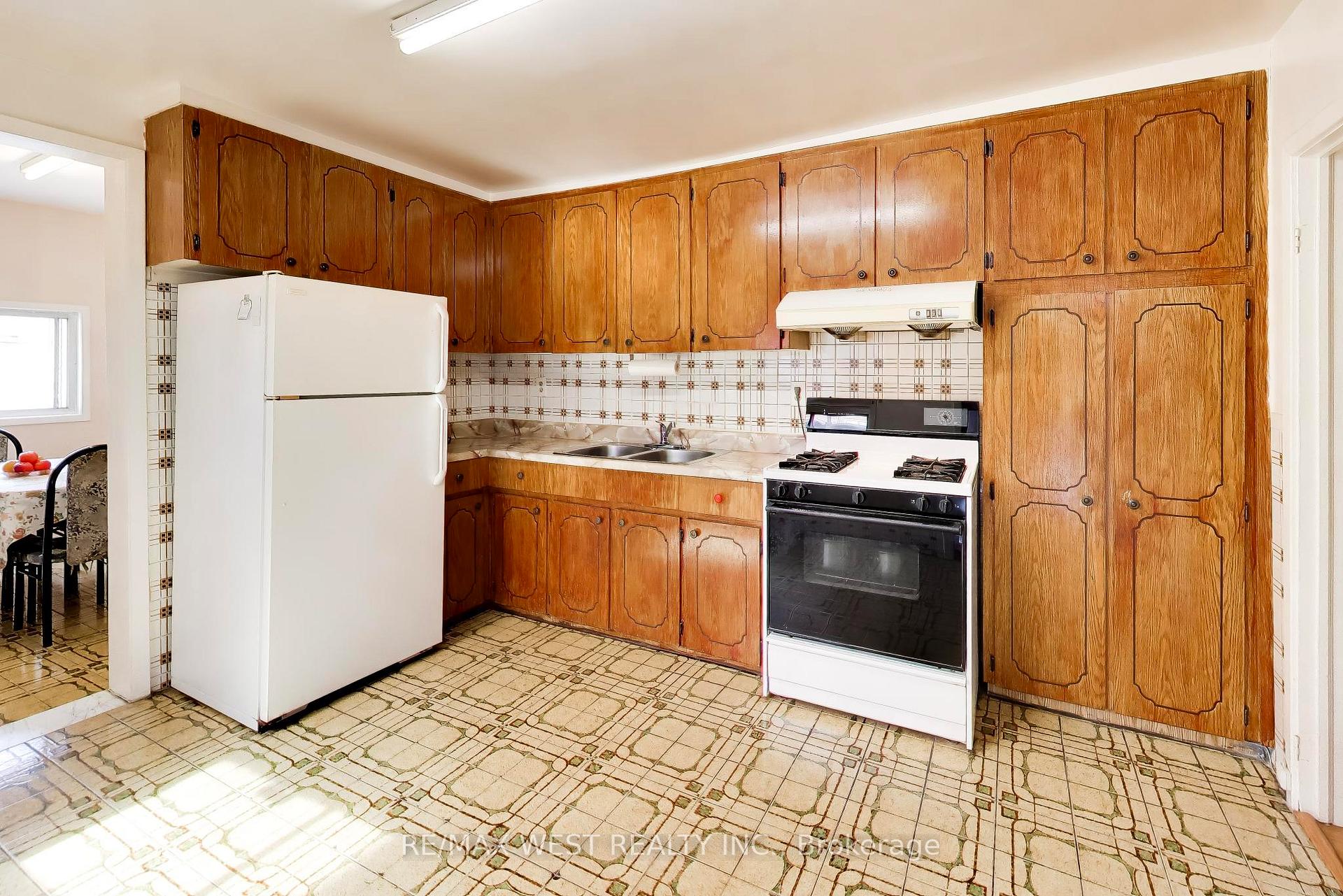 Photo 14 of 99 Euclid Avenue, Toronto, Trinity-Bellwoods — HOMEH