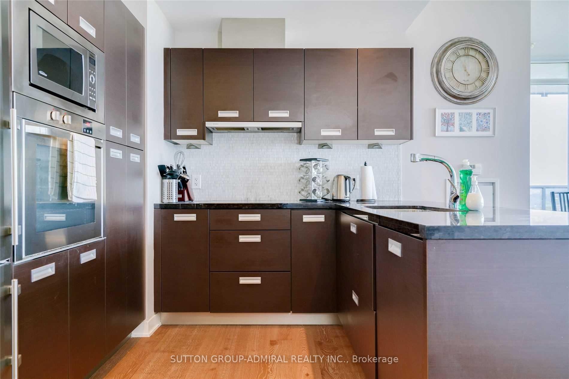 Photo 5 of Unit 1811, 90 Park Lawn Road, Etobicoke, Mimico — HOMEH
