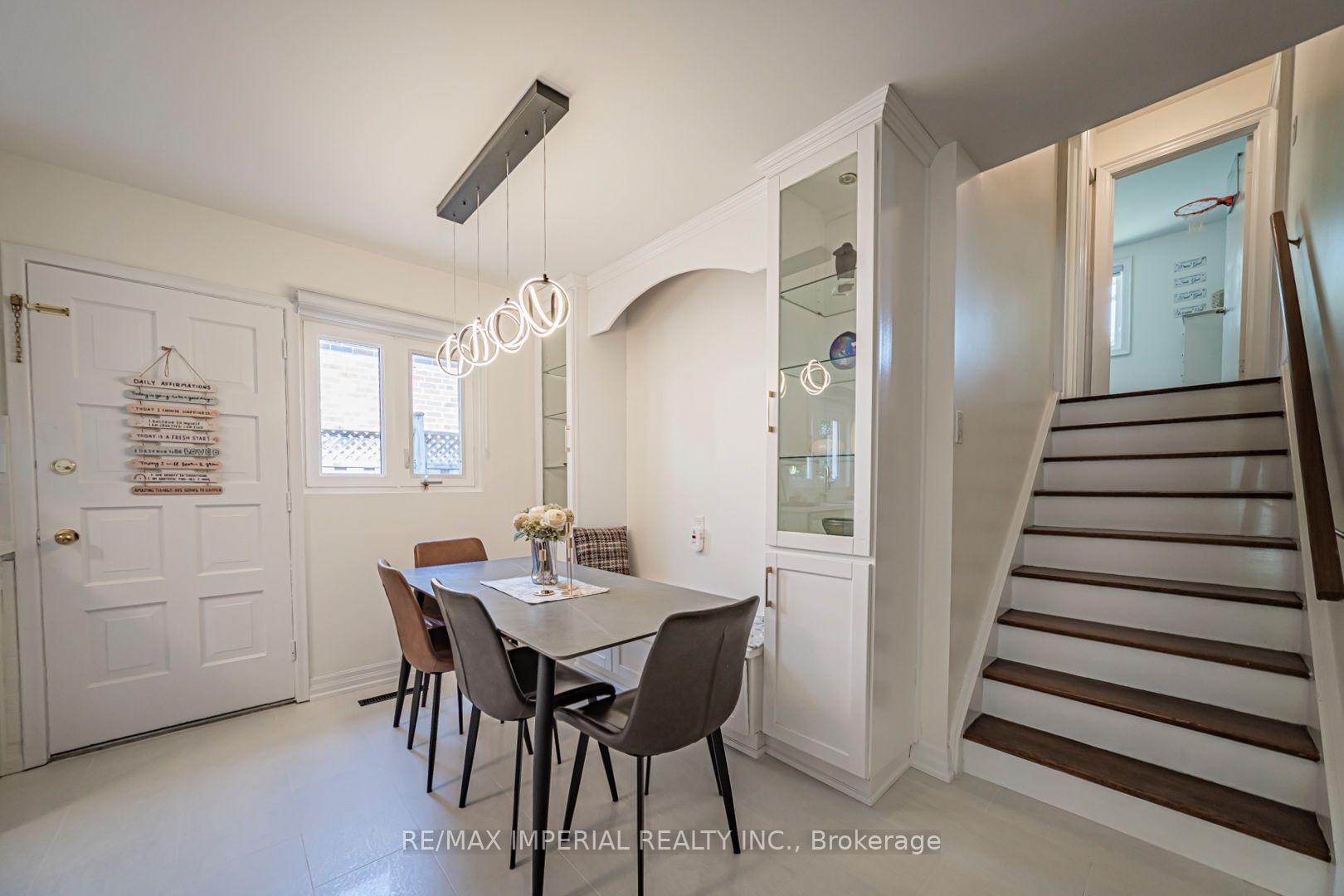 Photo 15 of 4 Quincy Crescent, North York, Henry Farm — HOMEH