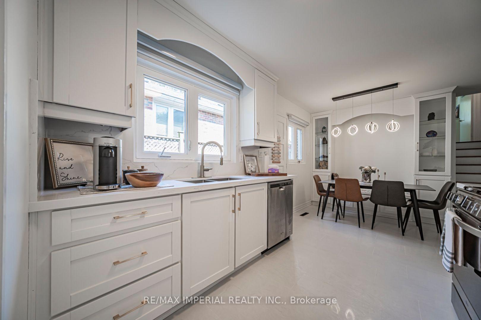 Photo 21 of 4 Quincy Crescent, North York, Henry Farm — HOMEH