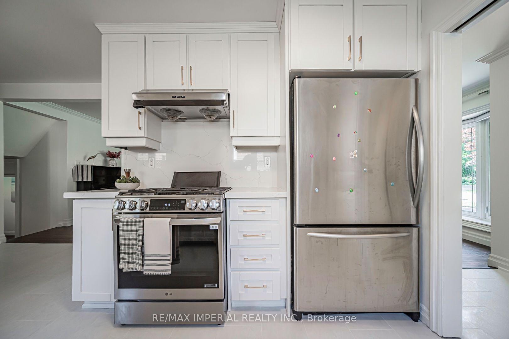 Photo 23 of 4 Quincy Crescent, North York, Henry Farm — HOMEH