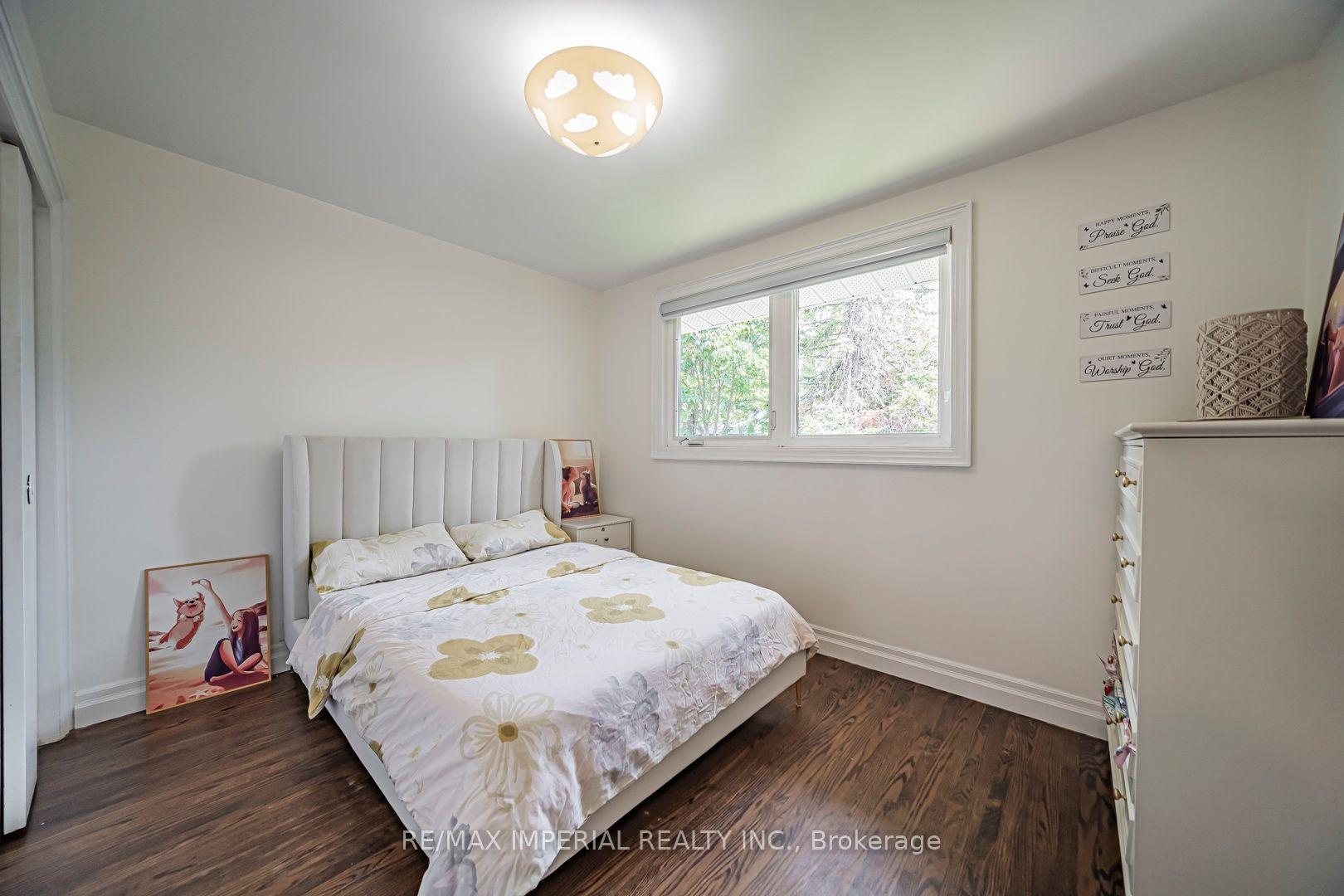 Photo 27 of 4 Quincy Crescent, North York, Henry Farm — HOMEH