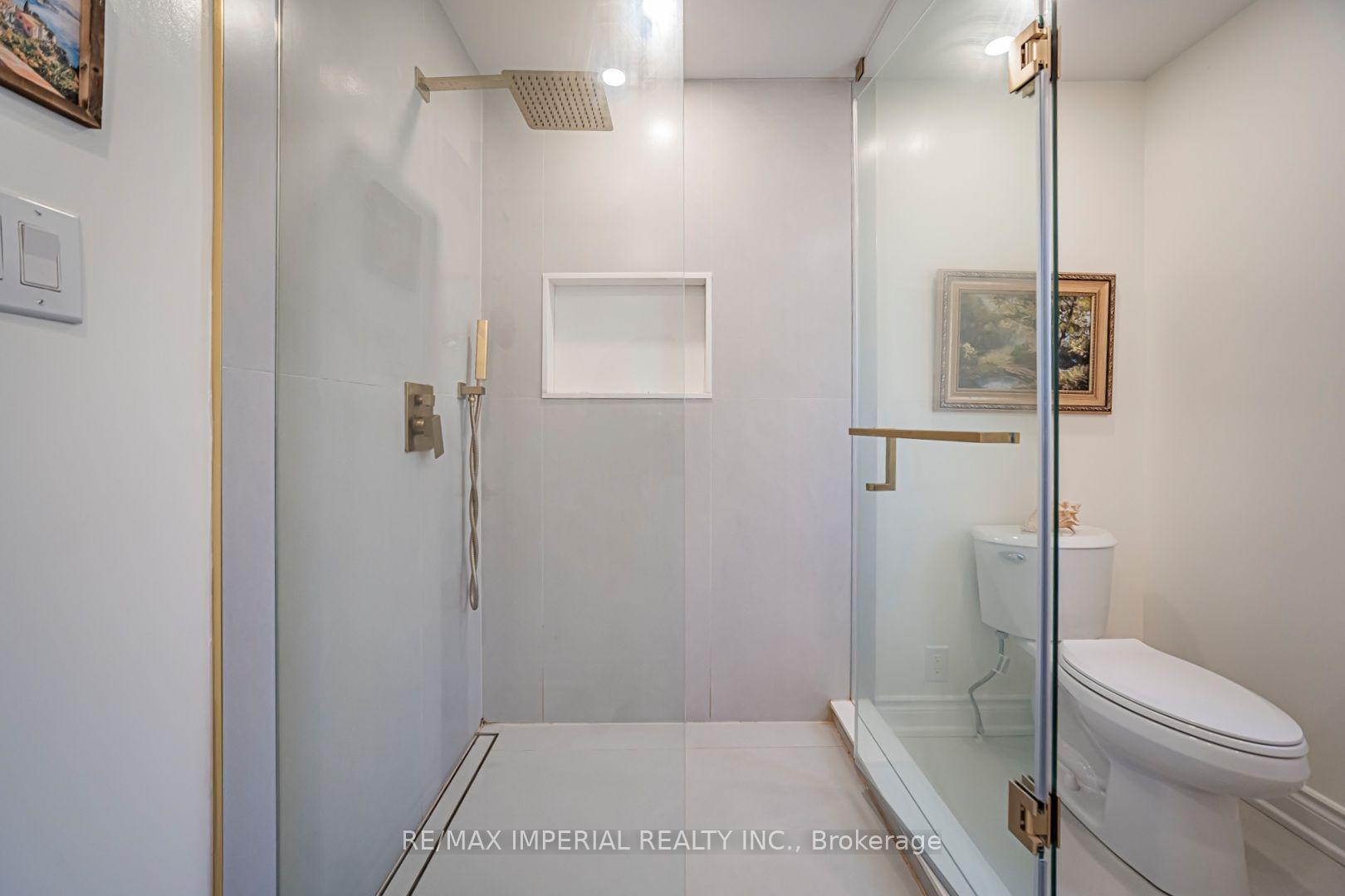 Photo 31 of 4 Quincy Crescent, North York, Henry Farm — HOMEH