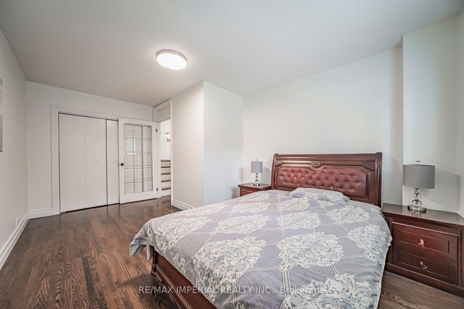 Photo 33 of 4 Quincy Crescent, North York, Henry Farm — HOMEH