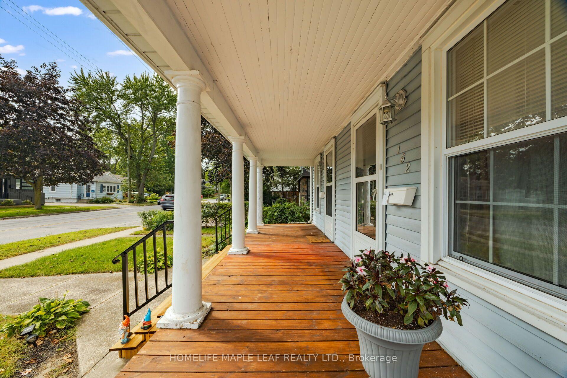 Photo 4 of 162-164 Main Street, St. Catharines, Port Dalhousie — HOMEH
