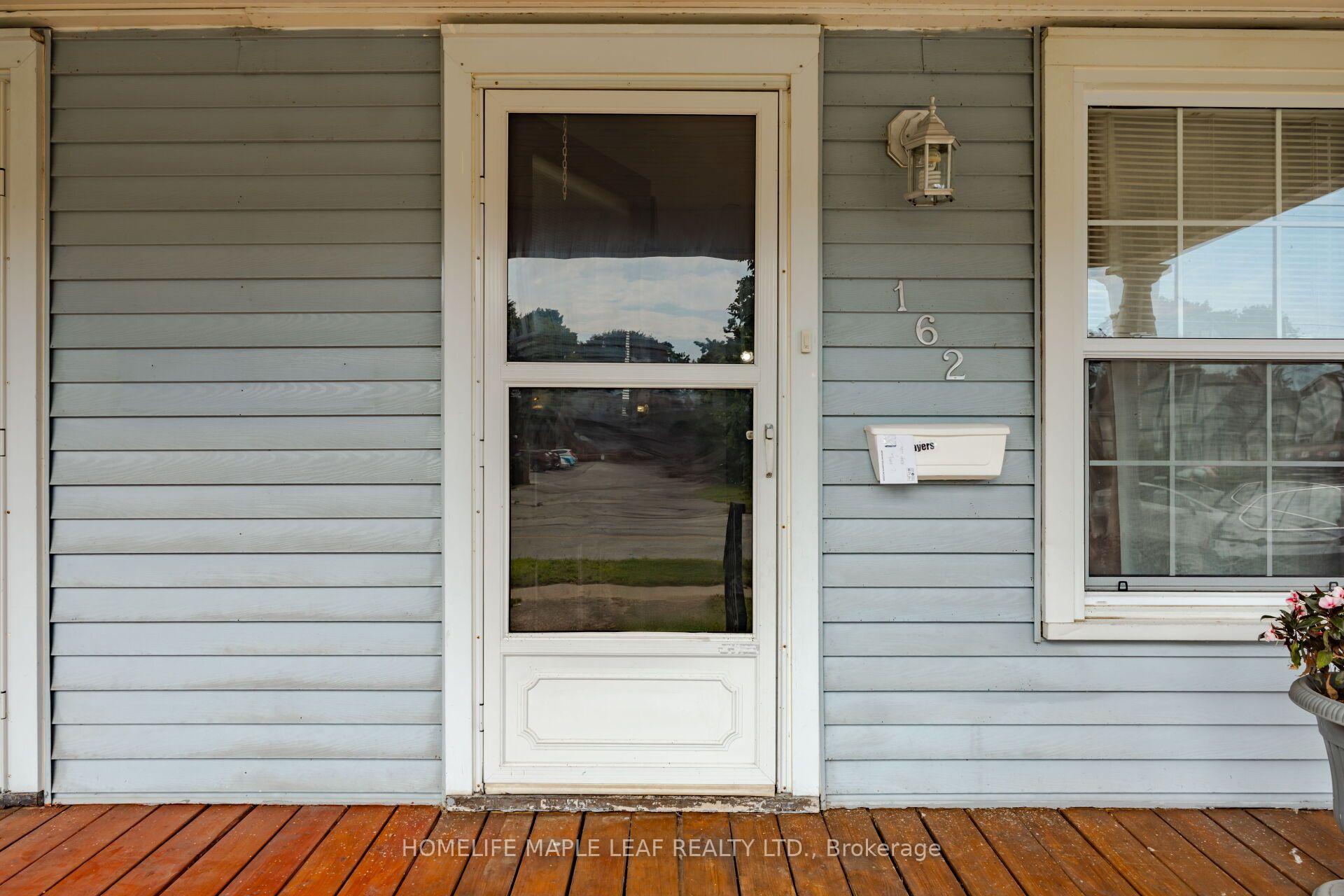 Photo 6 of 162-164 Main Street, St. Catharines, Port Dalhousie — HOMEH