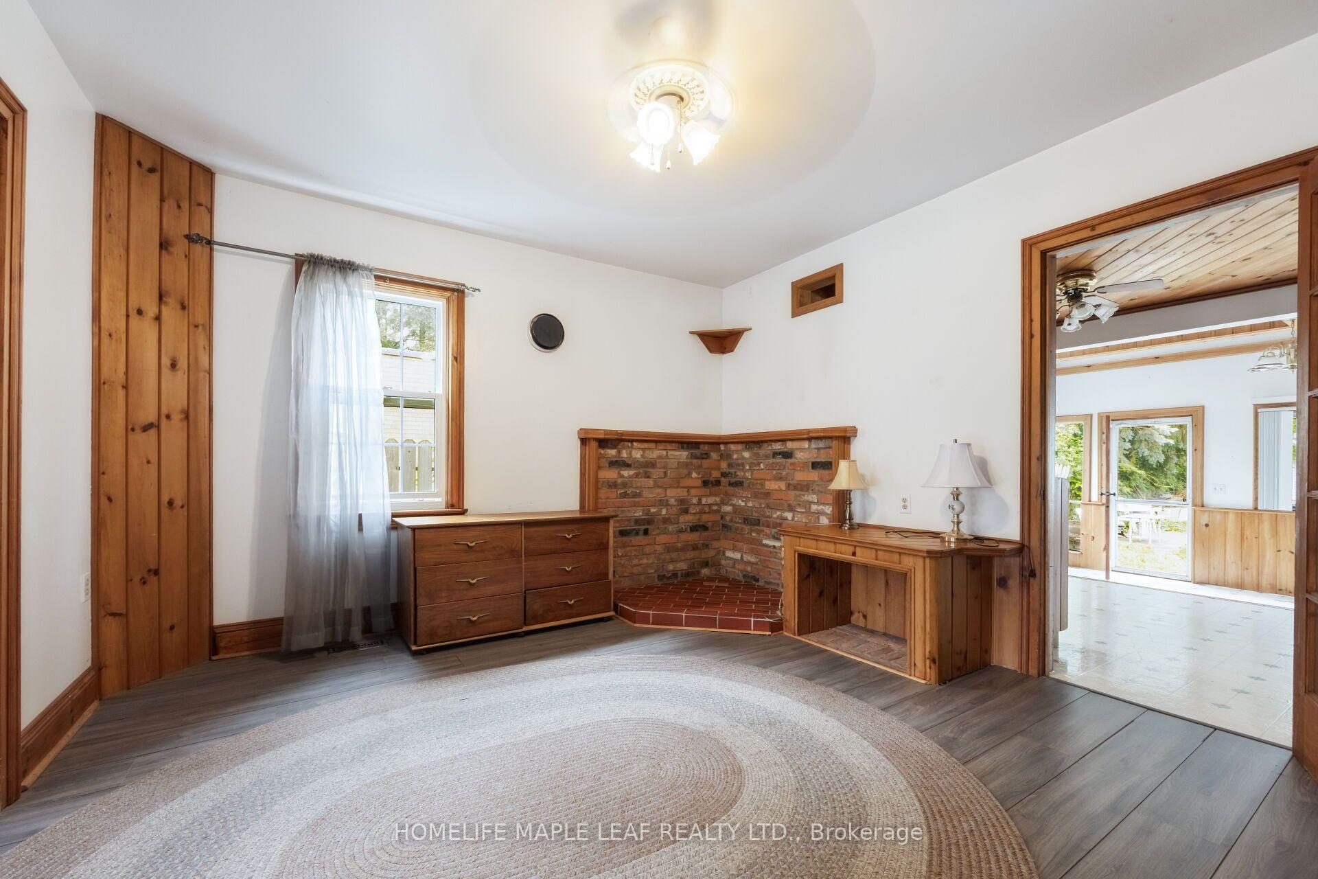 Photo 10 of 162-164 Main Street, St. Catharines, Port Dalhousie — HOMEH
