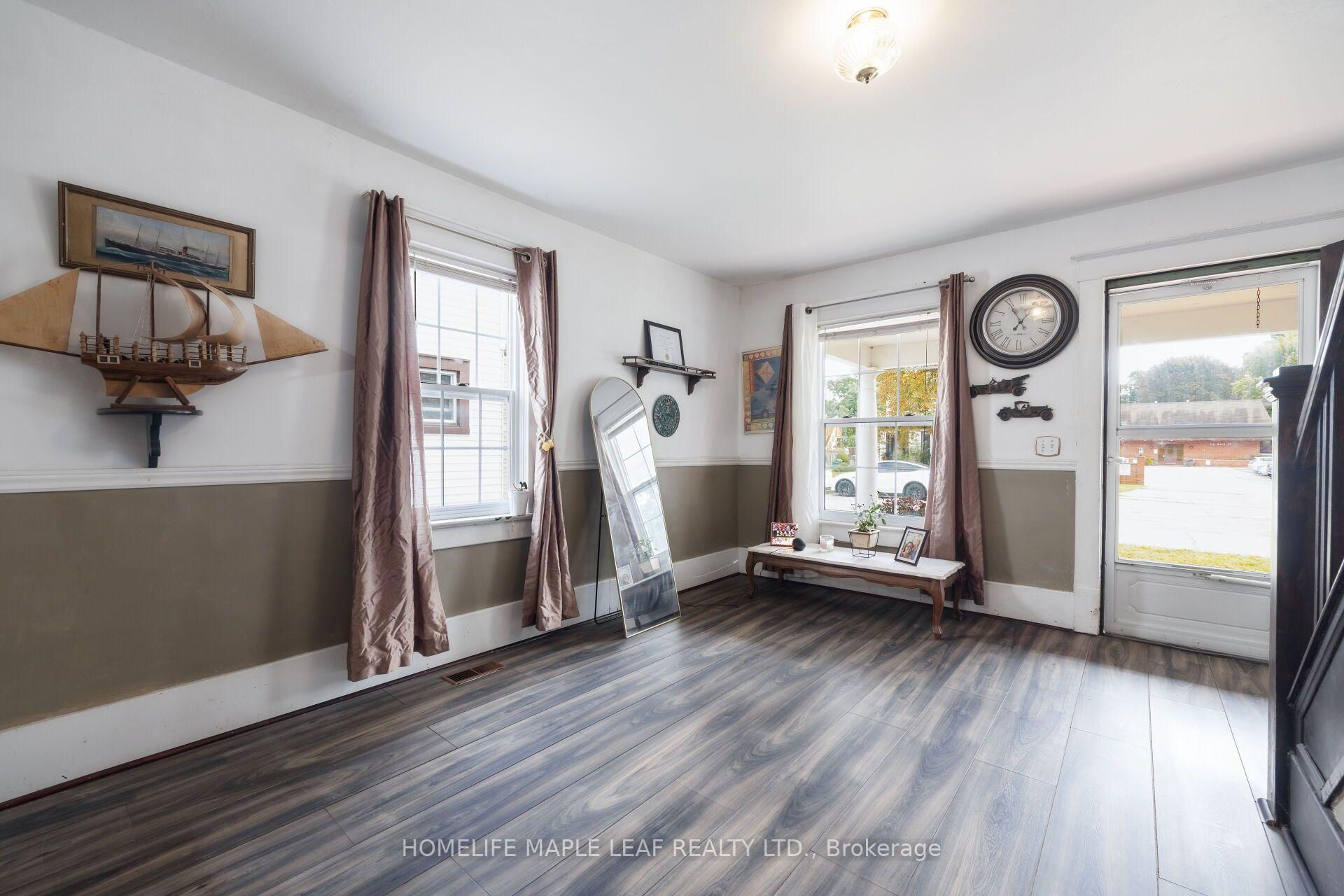 Photo 27 of 162-164 Main Street, St. Catharines, Port Dalhousie — HOMEH