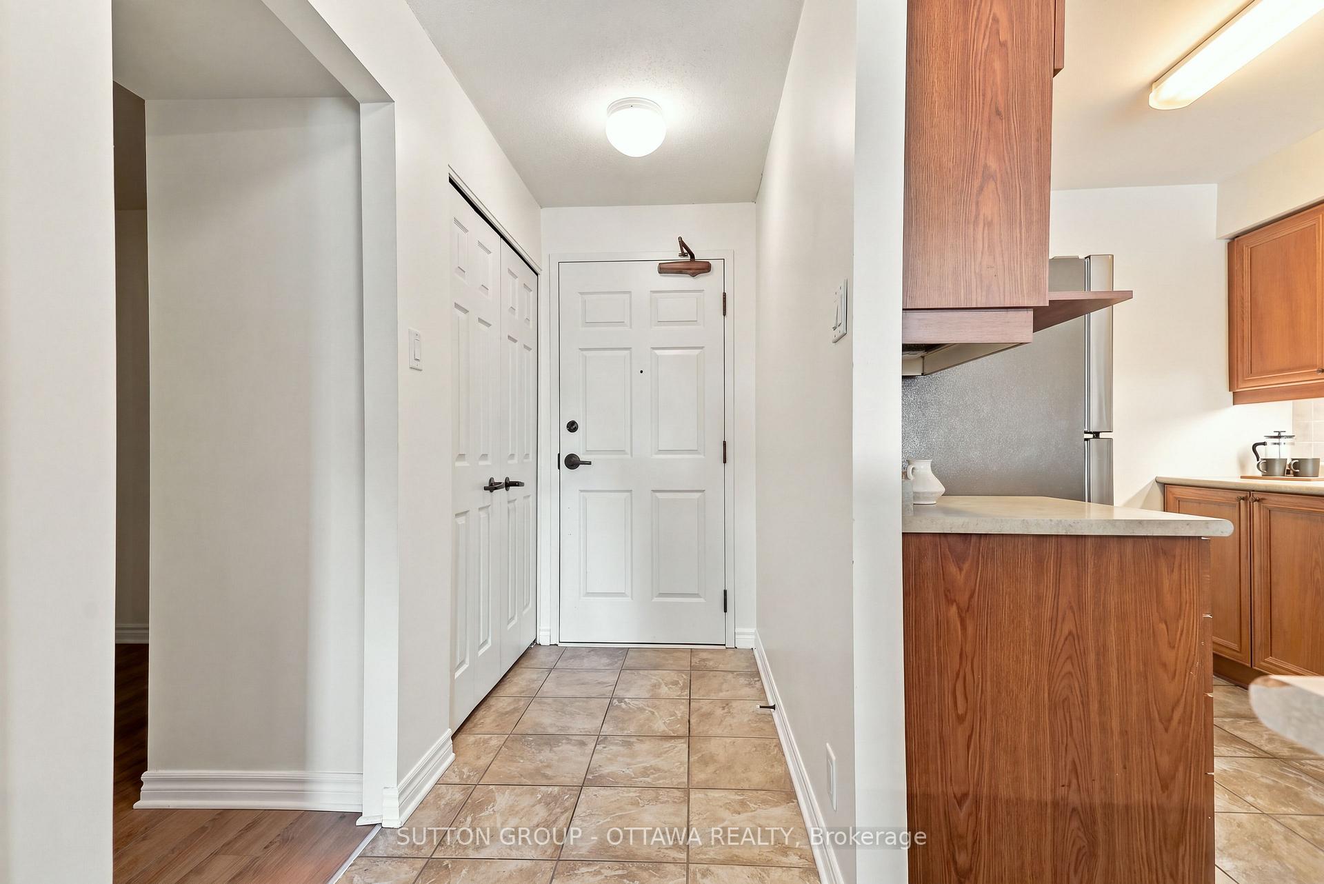 Photo 11 of Unit 802, 120 Grant Carman Drive, Ottawa, Borden Farm/Stewart Farm/Carleton Heights/Parkwood Hills — HOMEH