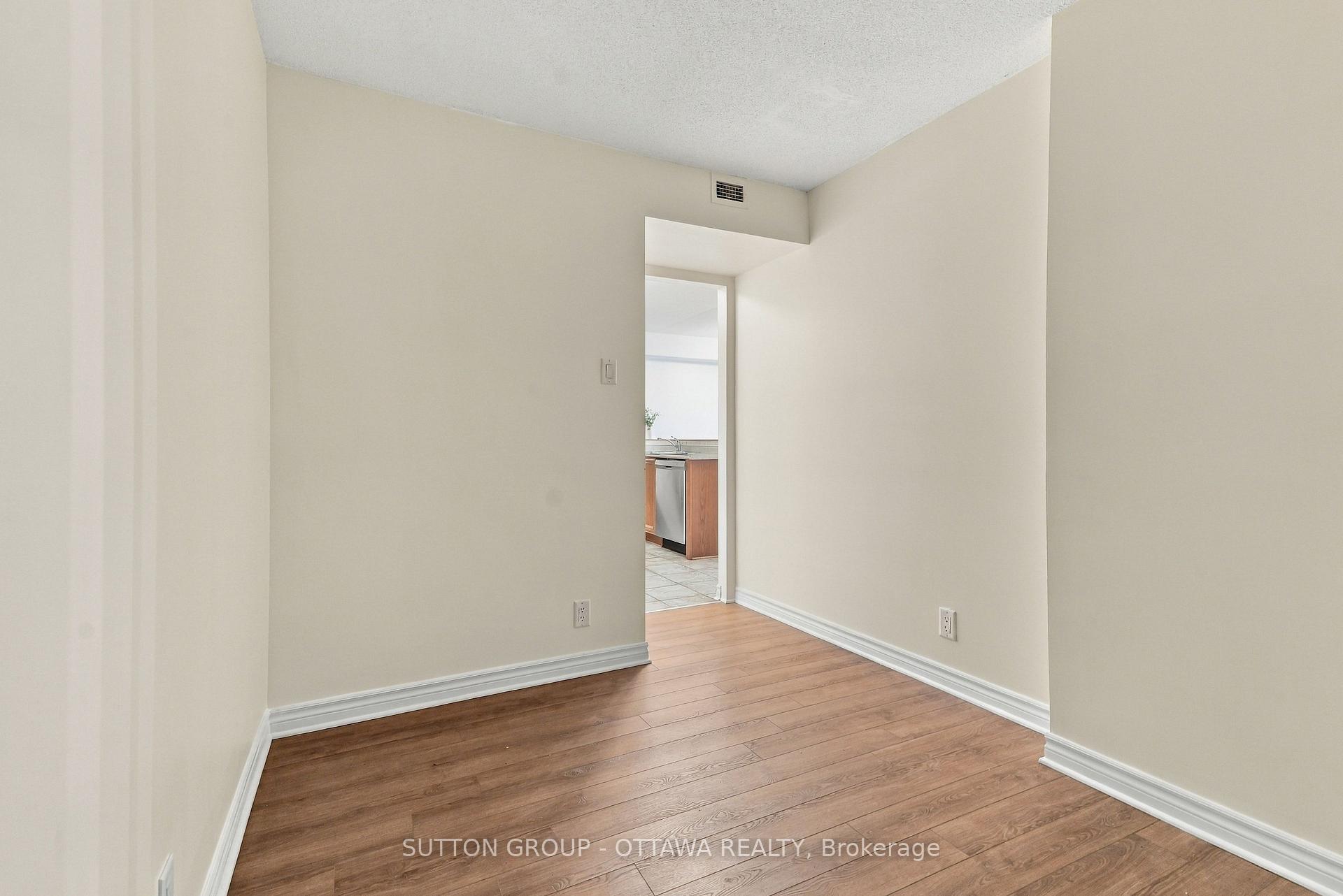 Photo 14 of Unit 802, 120 Grant Carman Drive, Ottawa, Borden Farm/Stewart Farm/Carleton Heights/Parkwood Hills — HOMEH