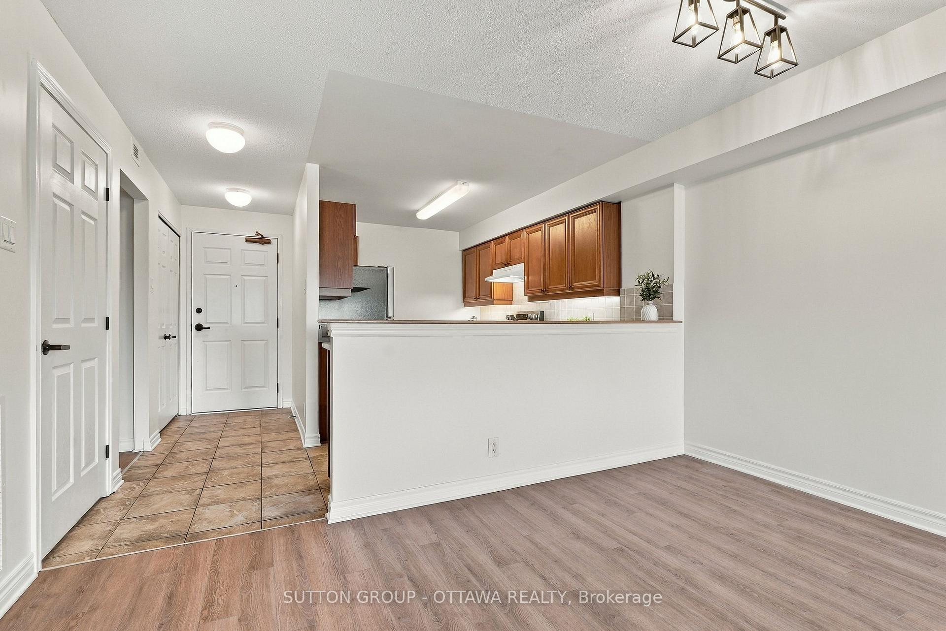 Photo 15 of Unit 802, 120 Grant Carman Drive, Ottawa, Borden Farm/Stewart Farm/Carleton Heights/Parkwood Hills — HOMEH