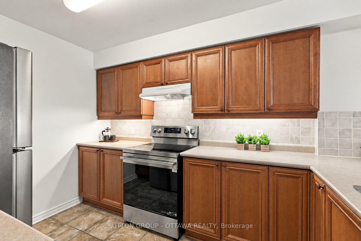 Photo 17 of Unit 802, 120 Grant Carman Drive, Ottawa, Borden Farm/Stewart Farm/Carleton Heights/Parkwood Hills — HOMEH