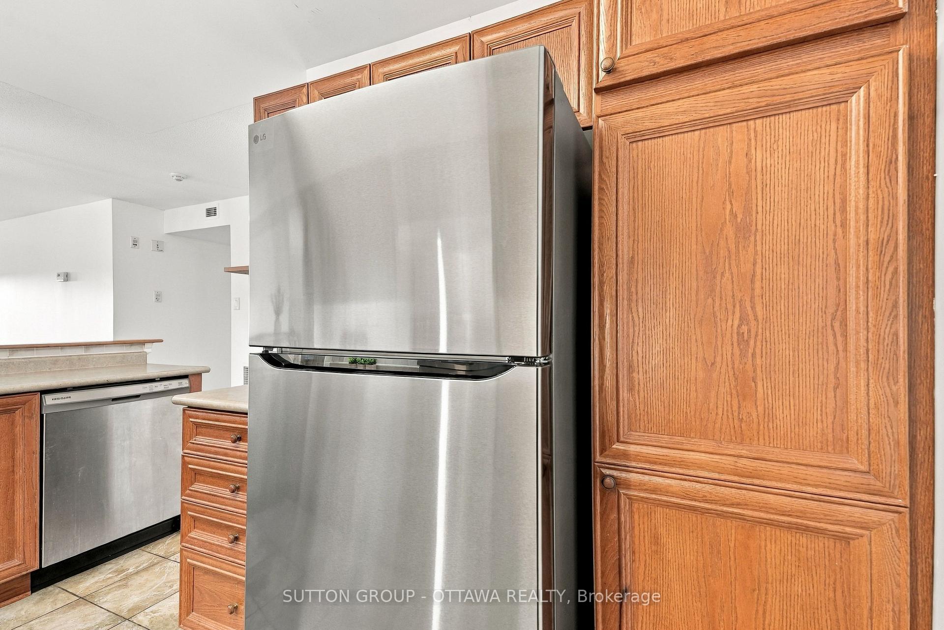 Photo 21 of Unit 802, 120 Grant Carman Drive, Ottawa, Borden Farm/Stewart Farm/Carleton Heights/Parkwood Hills — HOMEH
