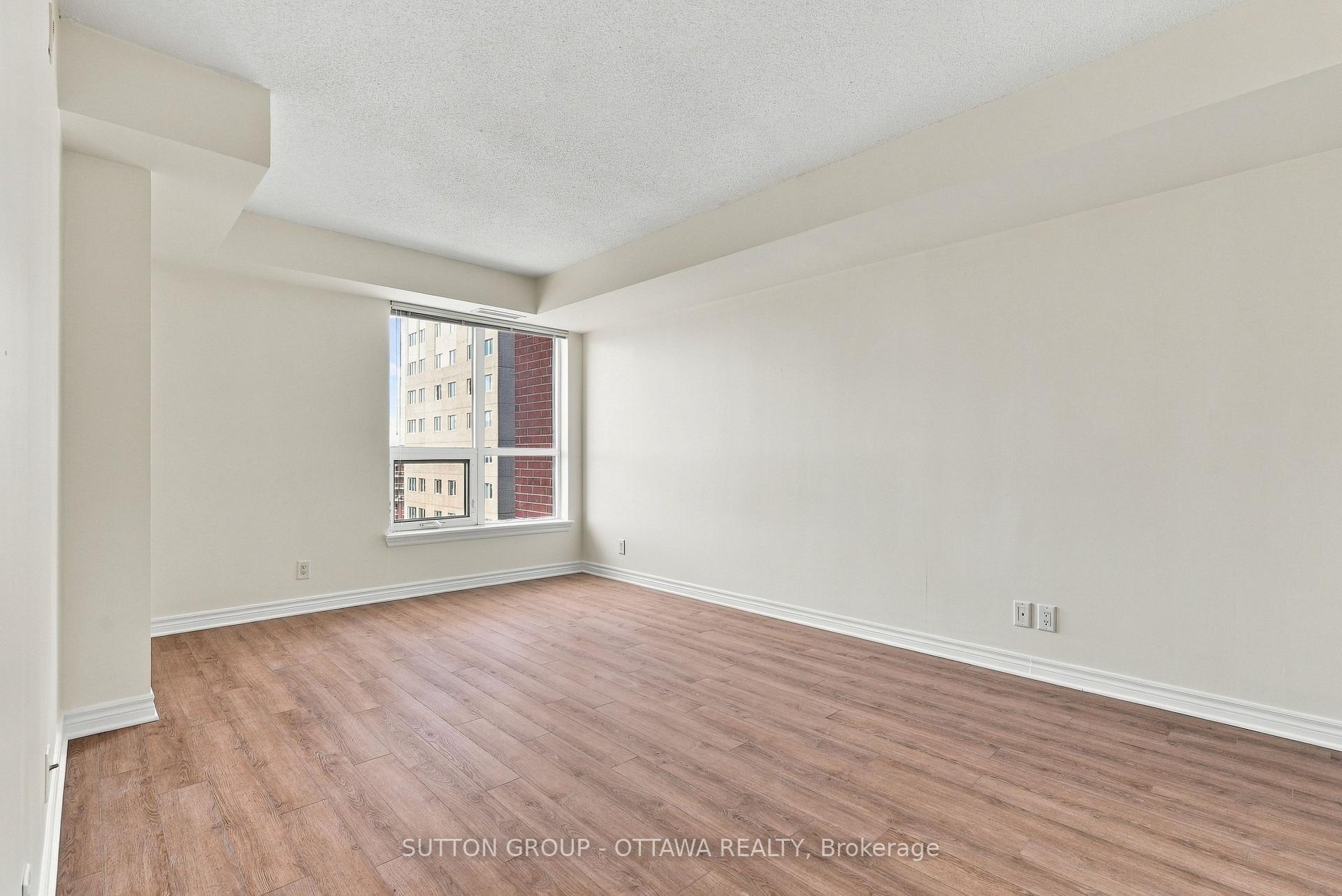 Photo 29 of Unit 802, 120 Grant Carman Drive, Ottawa, Borden Farm/Stewart Farm/Carleton Heights/Parkwood Hills — HOMEH