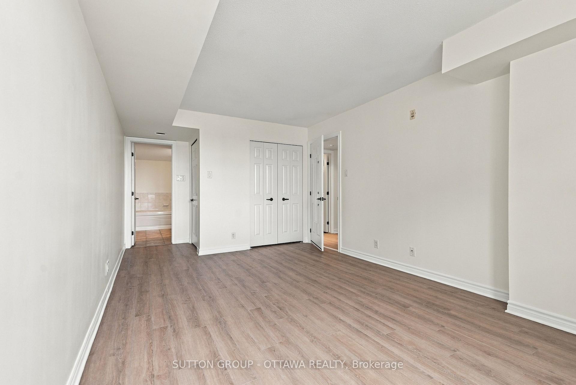 Photo 31 of Unit 802, 120 Grant Carman Drive, Ottawa, Borden Farm/Stewart Farm/Carleton Heights/Parkwood Hills — HOMEH