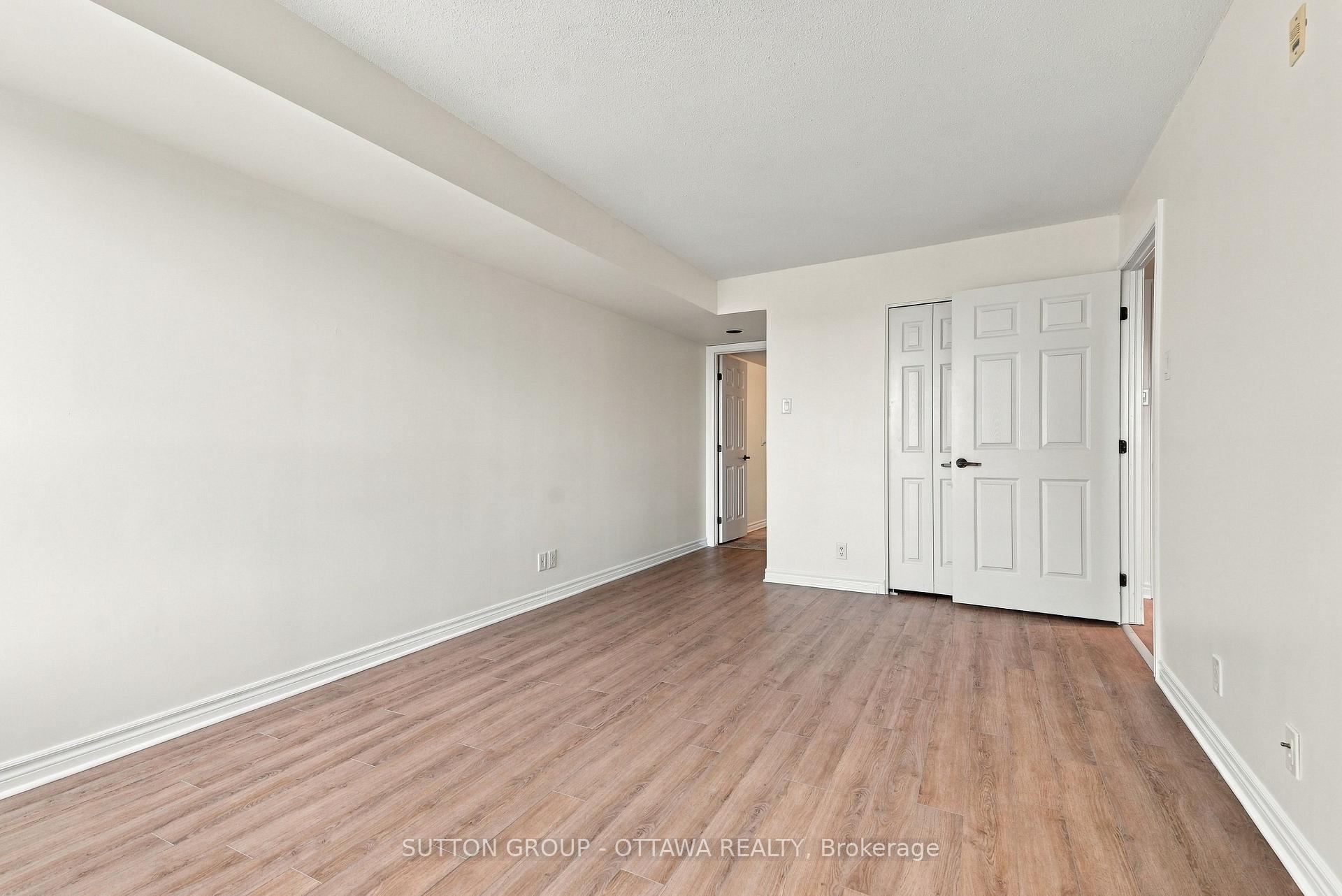 Photo 32 of Unit 802, 120 Grant Carman Drive, Ottawa, Borden Farm/Stewart Farm/Carleton Heights/Parkwood Hills — HOMEH