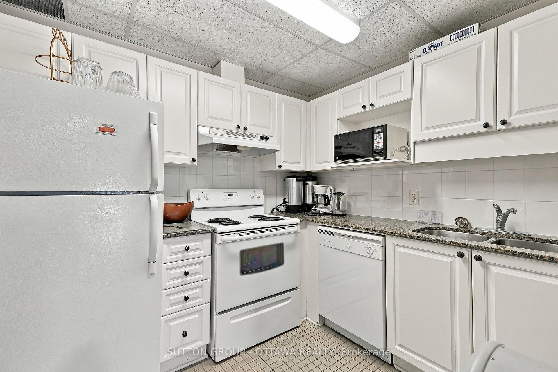 Photo 40 of Unit 802, 120 Grant Carman Drive, Ottawa, Borden Farm/Stewart Farm/Carleton Heights/Parkwood Hills — HOMEH