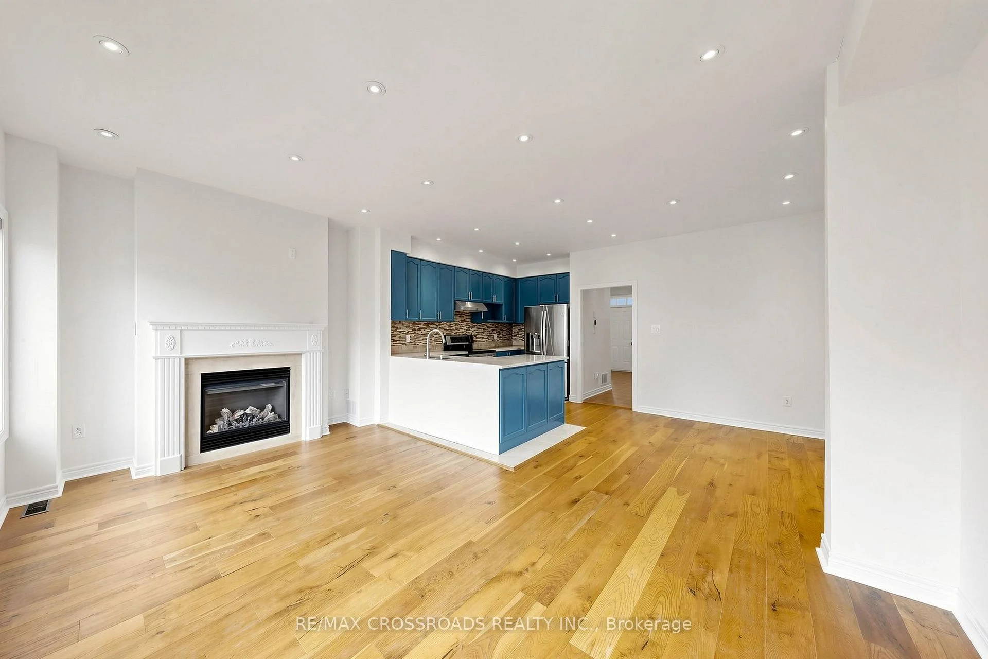 Photo 14 of 51 Borjana Boulevard, Vaughan, Patterson — HOMEH