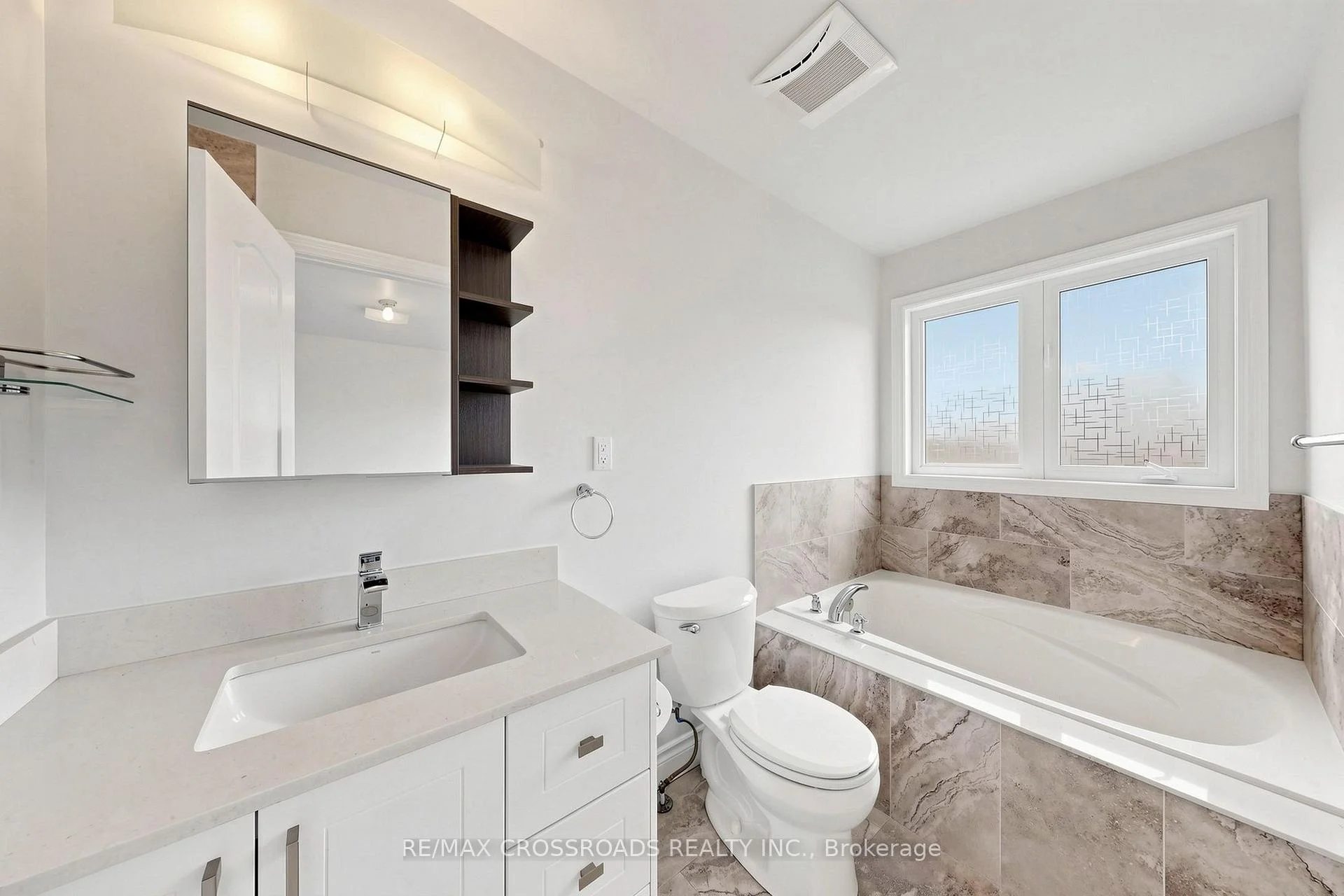 Photo 28 of 51 Borjana Boulevard, Vaughan, Patterson — HOMEH