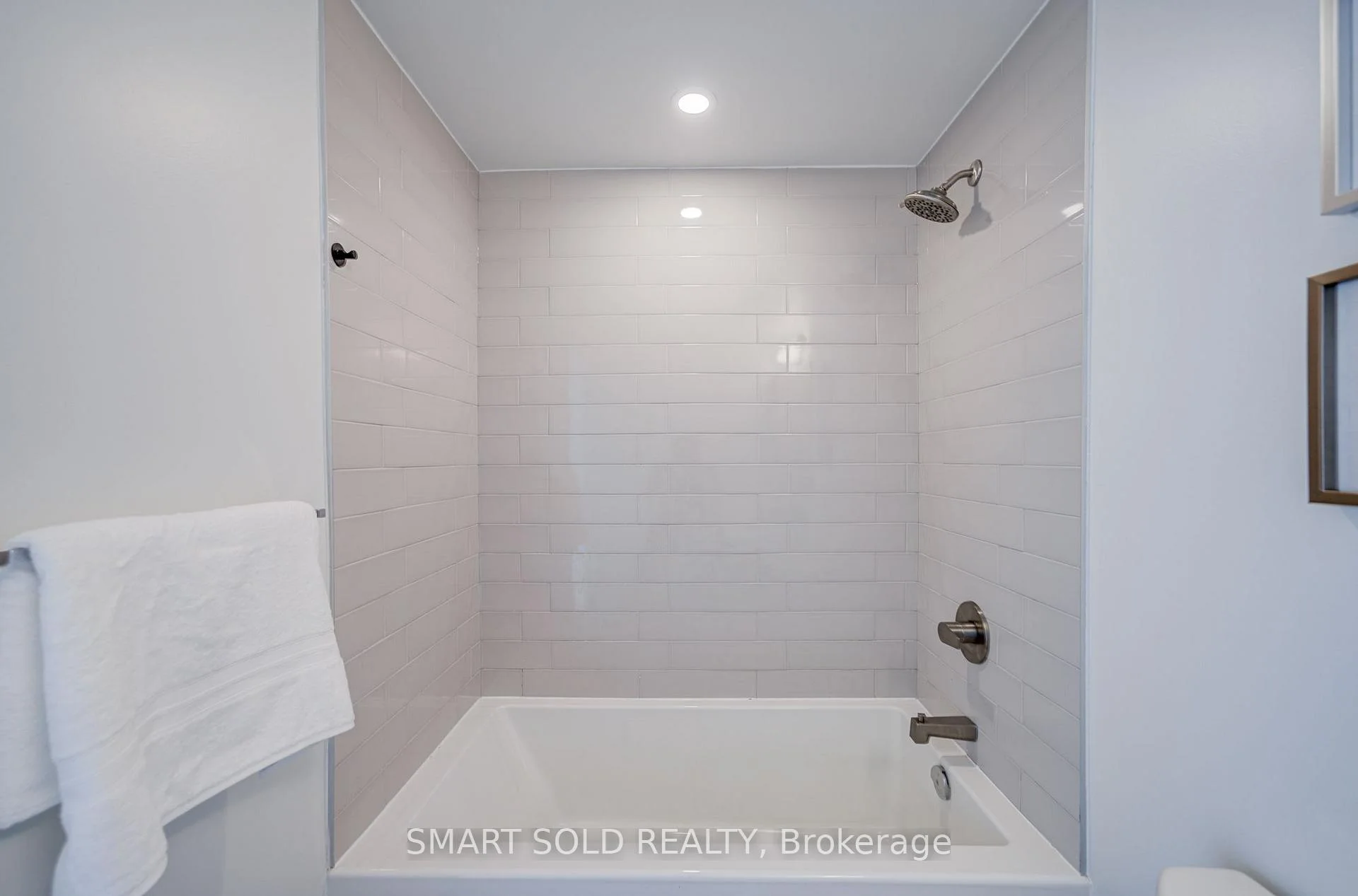 Photo 79 of Unit 907, 319 Jarvis Street, Toronto, Church-Yonge Corridor — HOMEH
