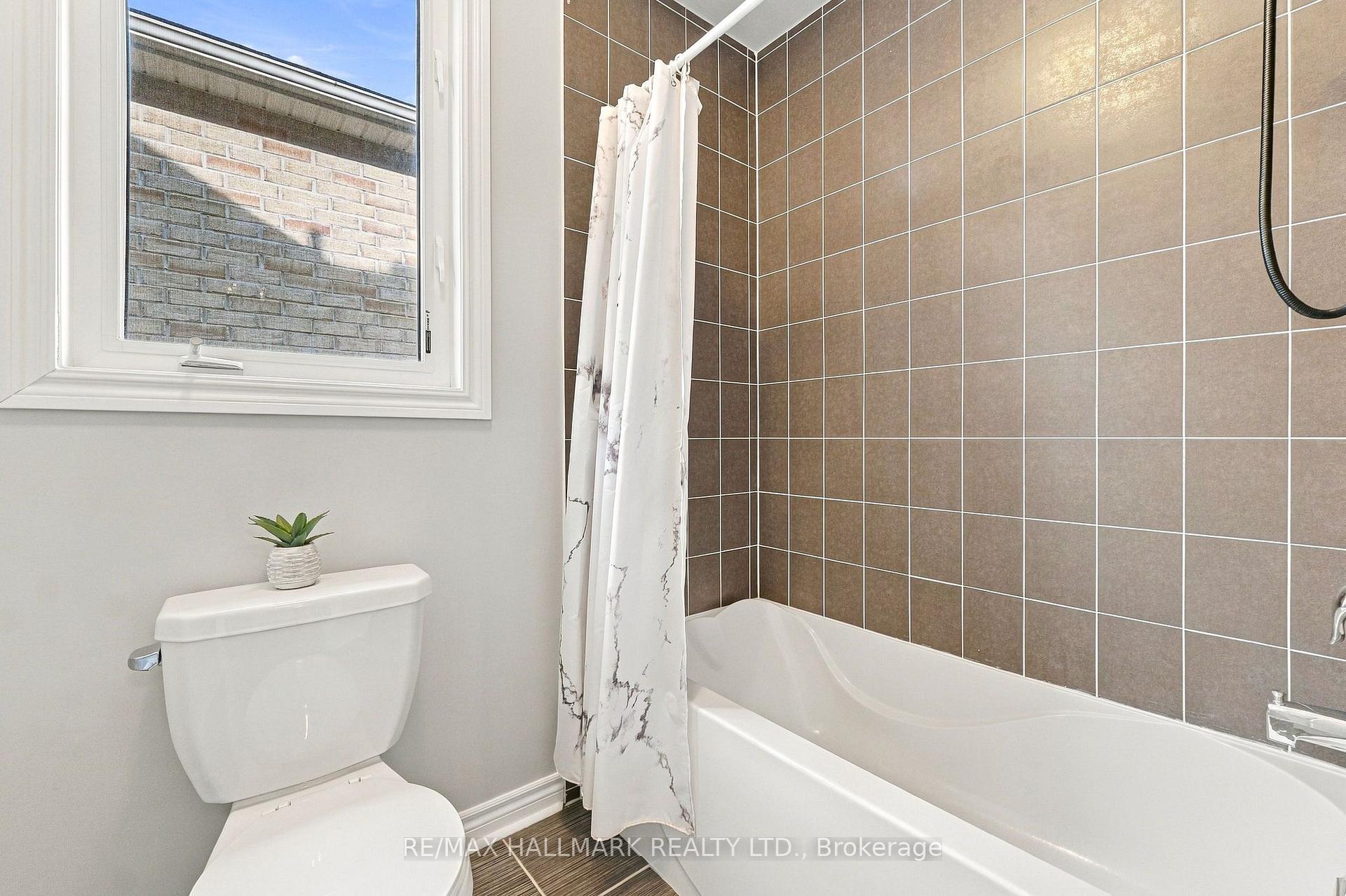 Photo 38 of 60 Gorman Avenue, Vaughan, Vellore Village — HOMEH