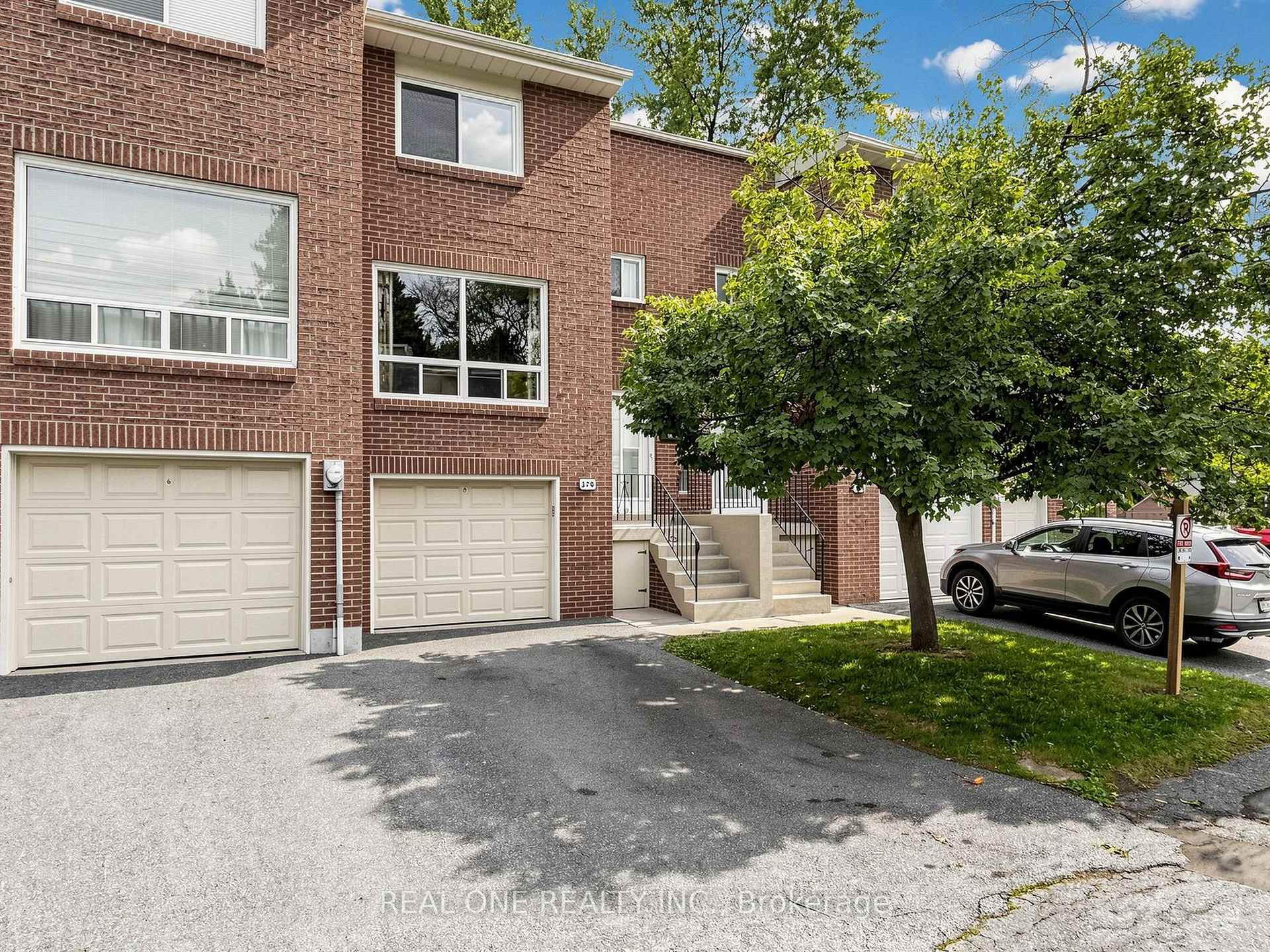 Photo 2 of 174 Rusty Crestway, North York, Don Valley Village — HOMEH