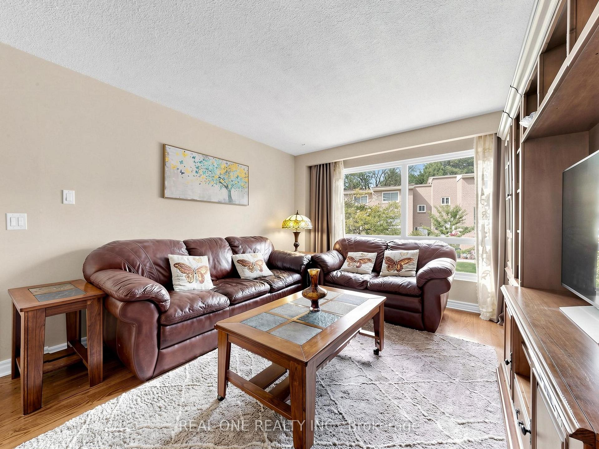 Photo 6 of 174 Rusty Crestway, North York, Don Valley Village — HOMEH