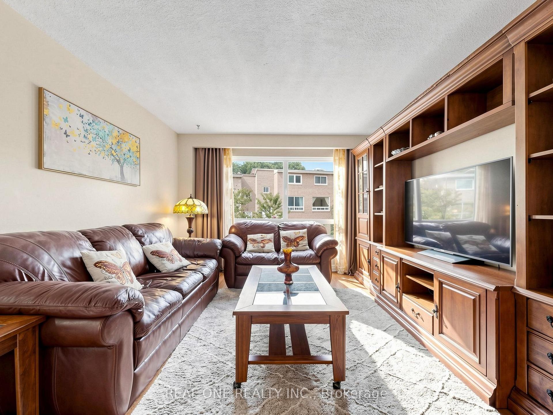 Photo 8 of 174 Rusty Crestway, North York, Don Valley Village — HOMEH