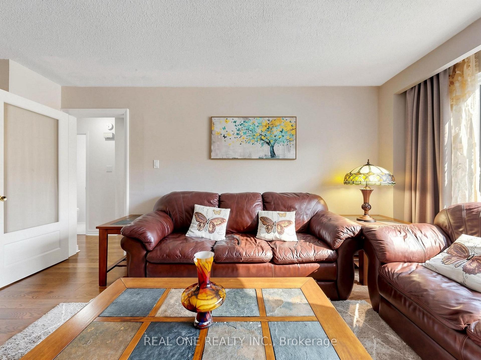 Photo 9 of 174 Rusty Crestway, North York, Don Valley Village — HOMEH