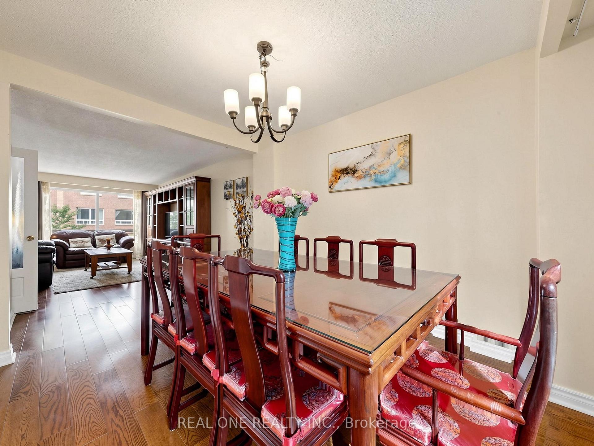 Photo 11 of 174 Rusty Crestway, North York, Don Valley Village — HOMEH