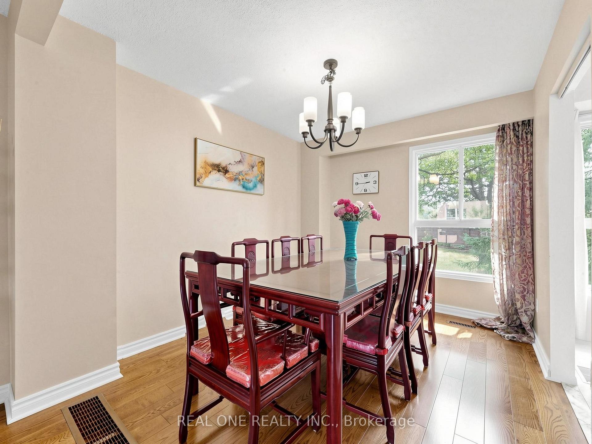 Photo 14 of 174 Rusty Crestway, North York, Don Valley Village — HOMEH