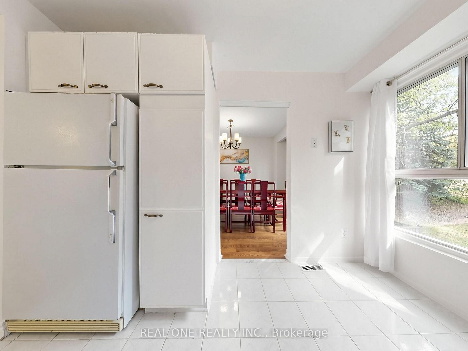 Photo 19 of 174 Rusty Crestway, North York, Don Valley Village — HOMEH