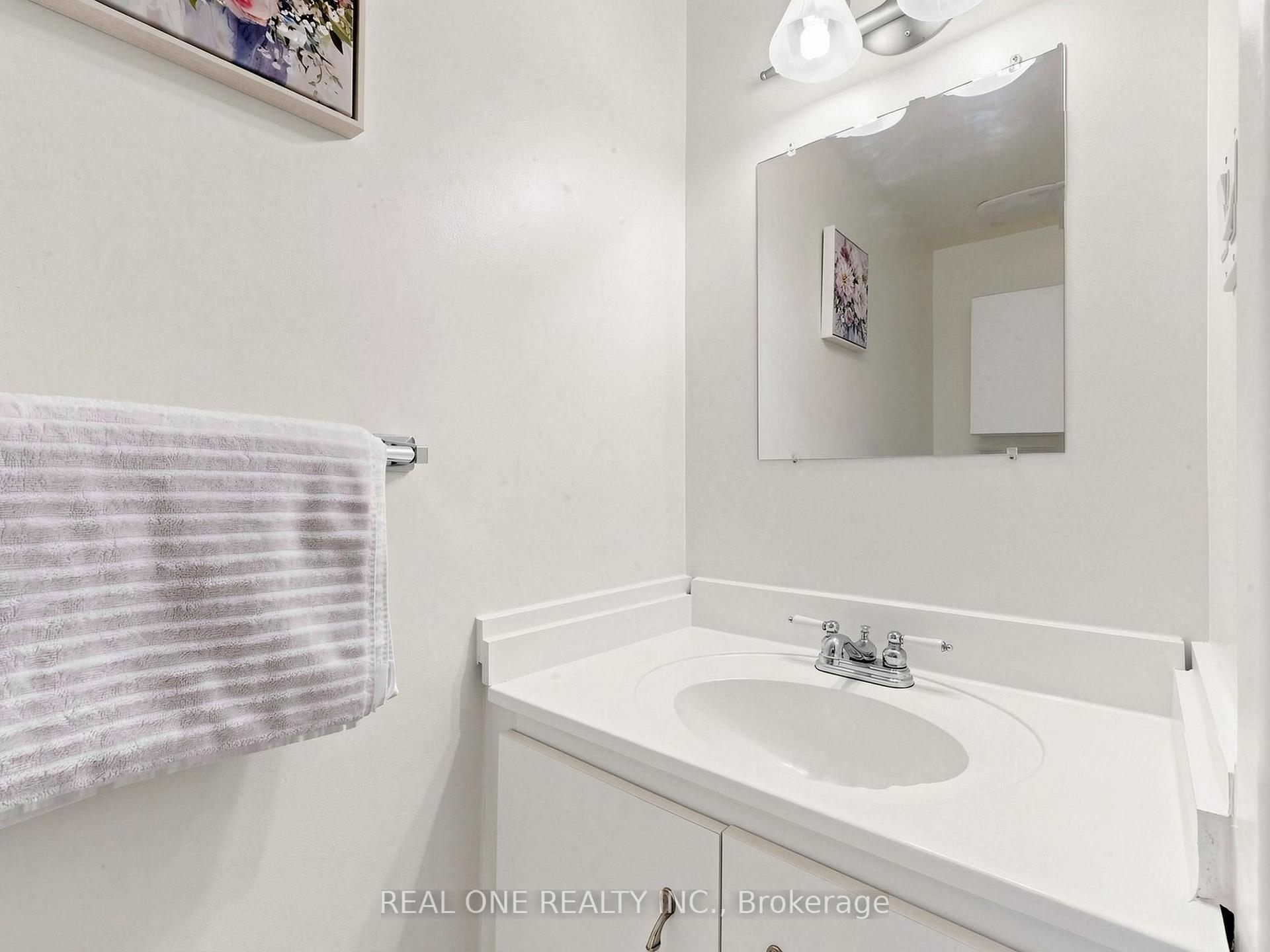 Photo 21 of 174 Rusty Crestway, North York, Don Valley Village — HOMEH