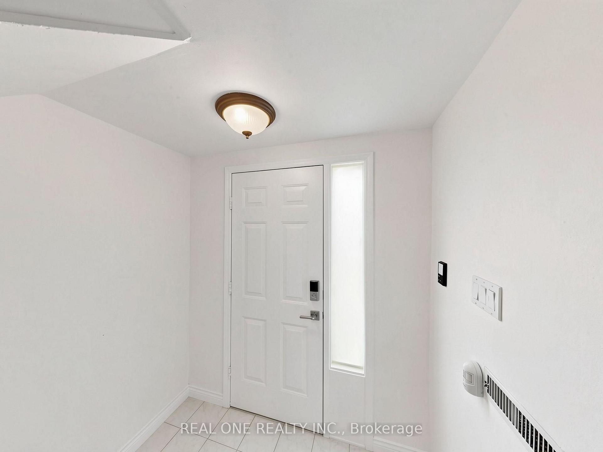 Photo 22 of 174 Rusty Crestway, North York, Don Valley Village — HOMEH