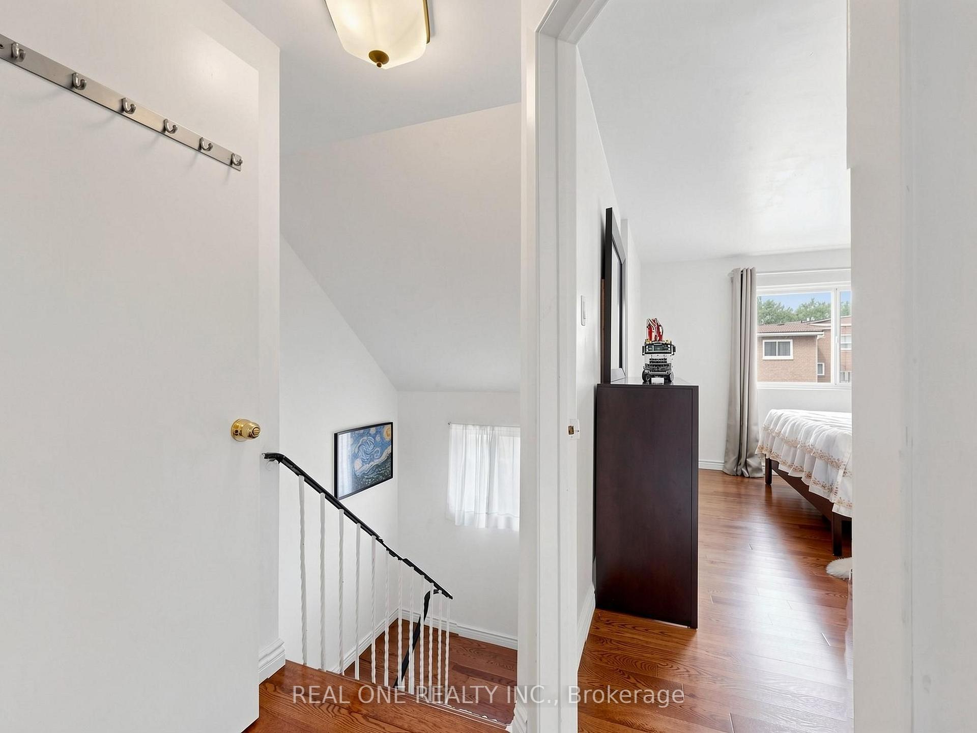 Photo 24 of 174 Rusty Crestway, North York, Don Valley Village — HOMEH