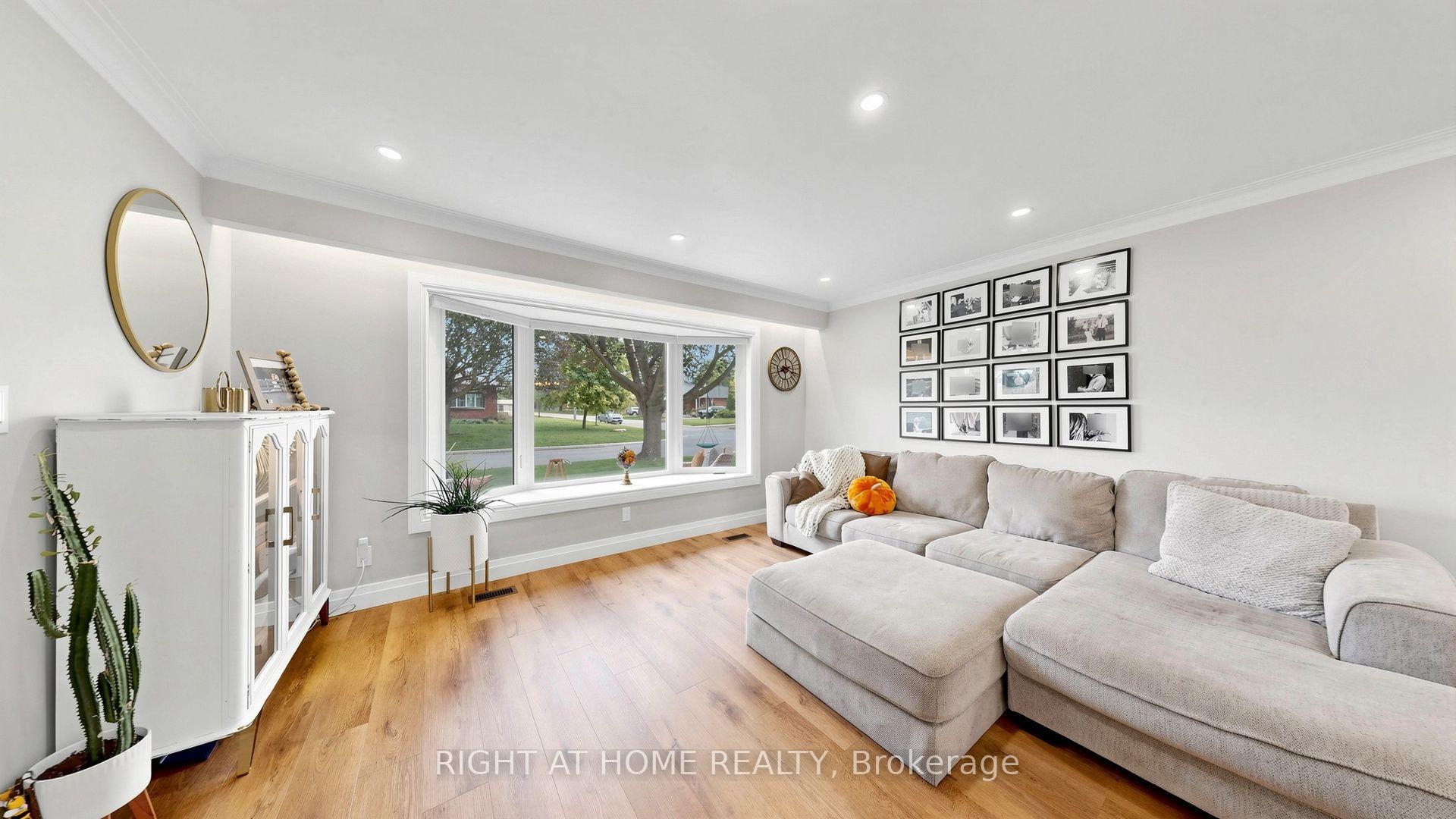 Photo 6 of 4 Flett Street, Clarington, Bowmanville — HOMEH