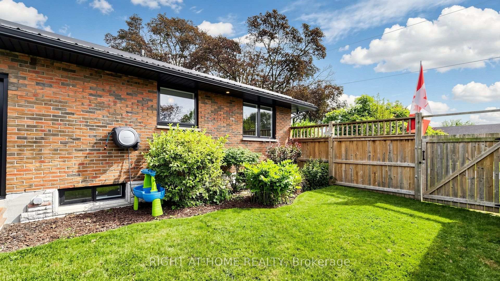 Photo 34 of 4 Flett Street, Clarington, Bowmanville — HOMEH