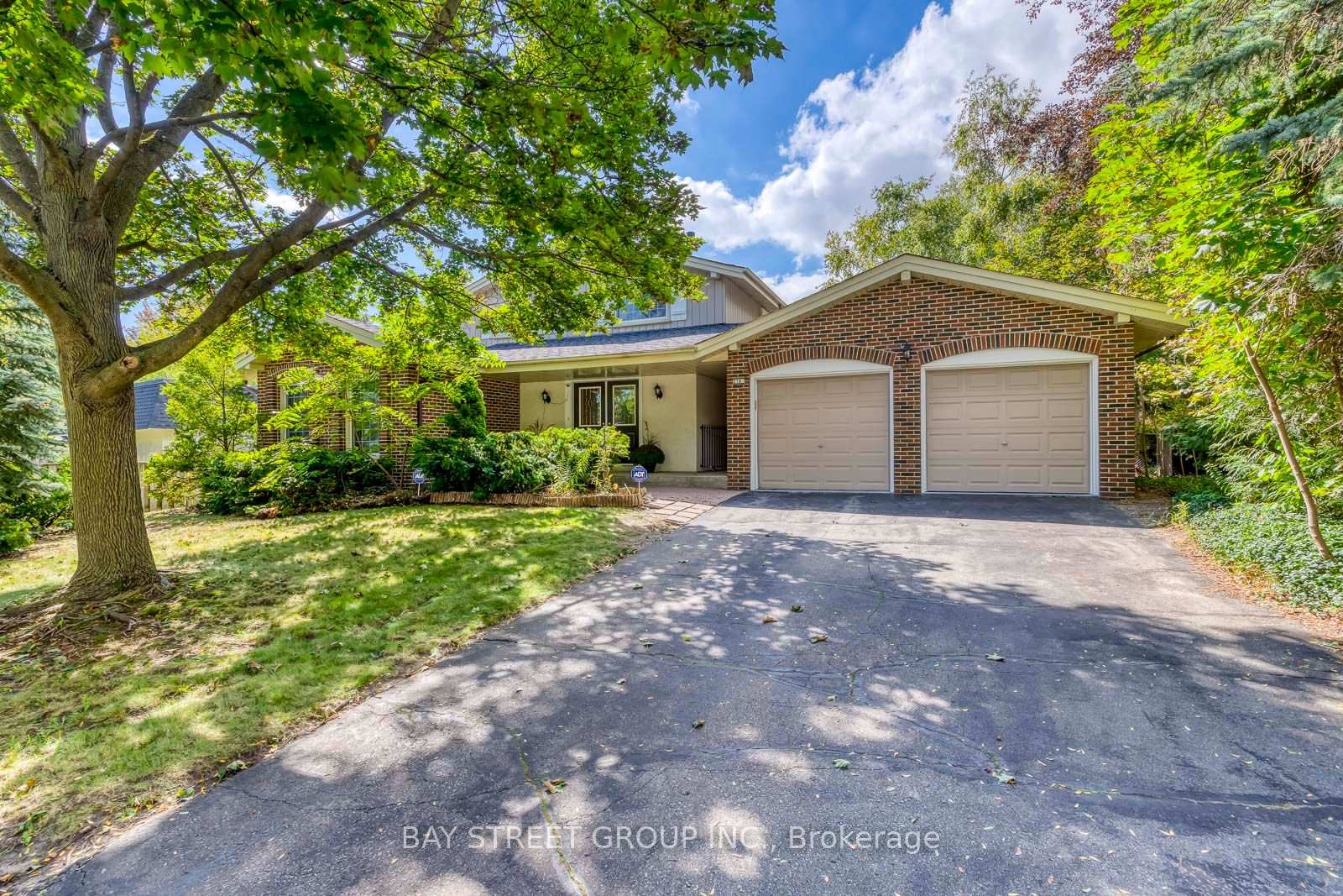 Photo 6 of 216 Beechfield Road, Oakville, Ford — HOMEH