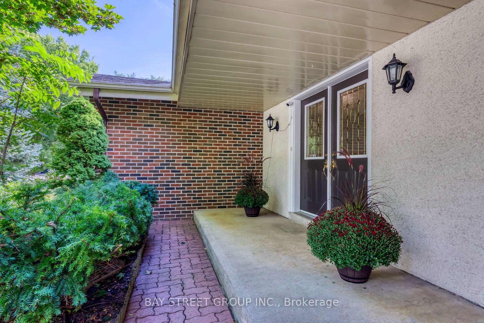 Photo 8 of 216 Beechfield Road, Oakville, Ford — HOMEH