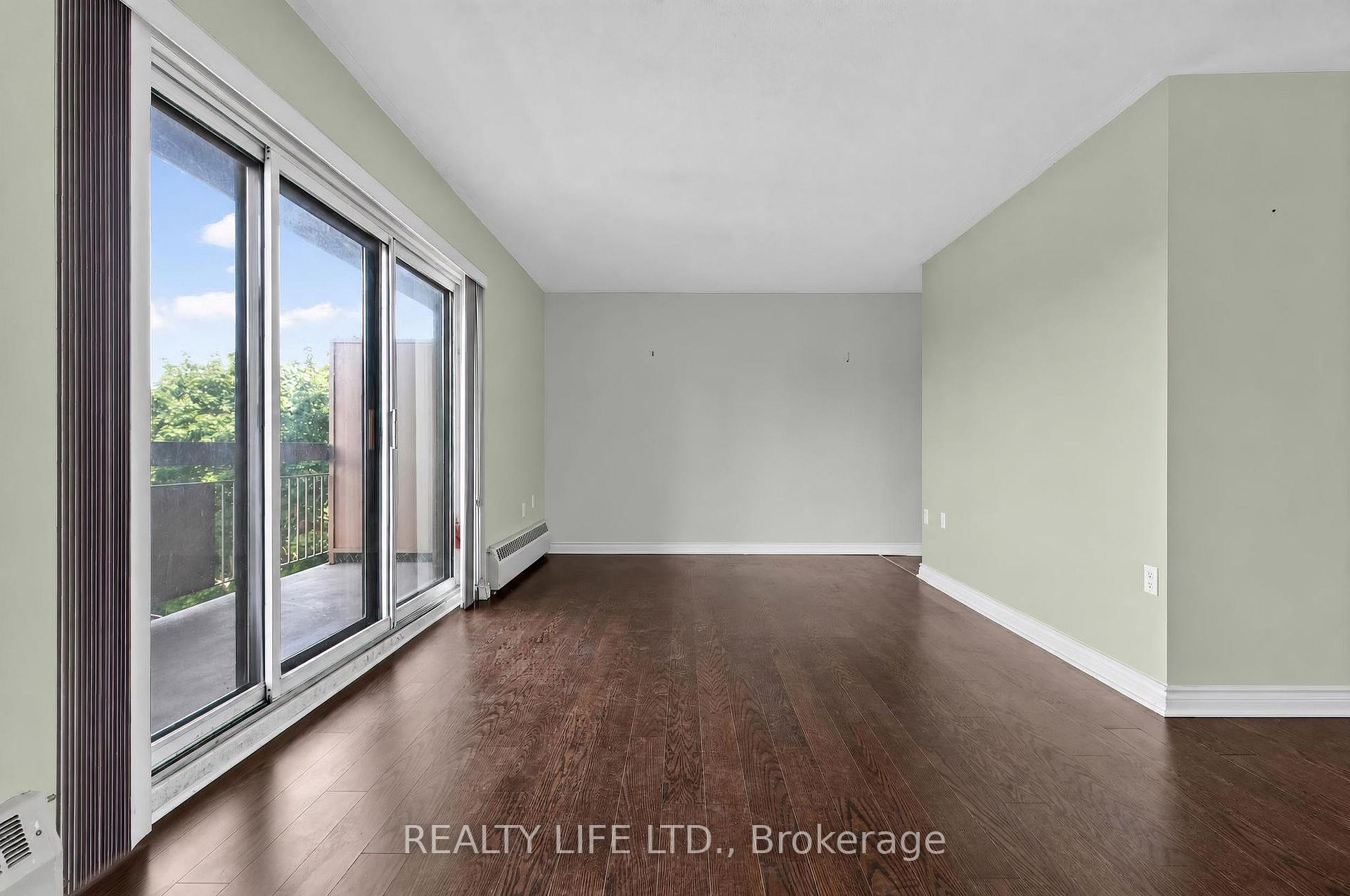 Photo 9 of Unit 502, 41 Lake Shore Drive, Etobicoke, New Toronto — HOMEH