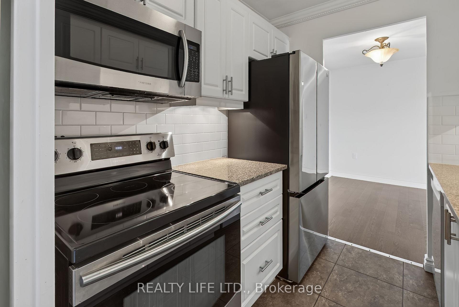 Photo 16 of Unit 502, 41 Lake Shore Drive, Etobicoke, New Toronto — HOMEH