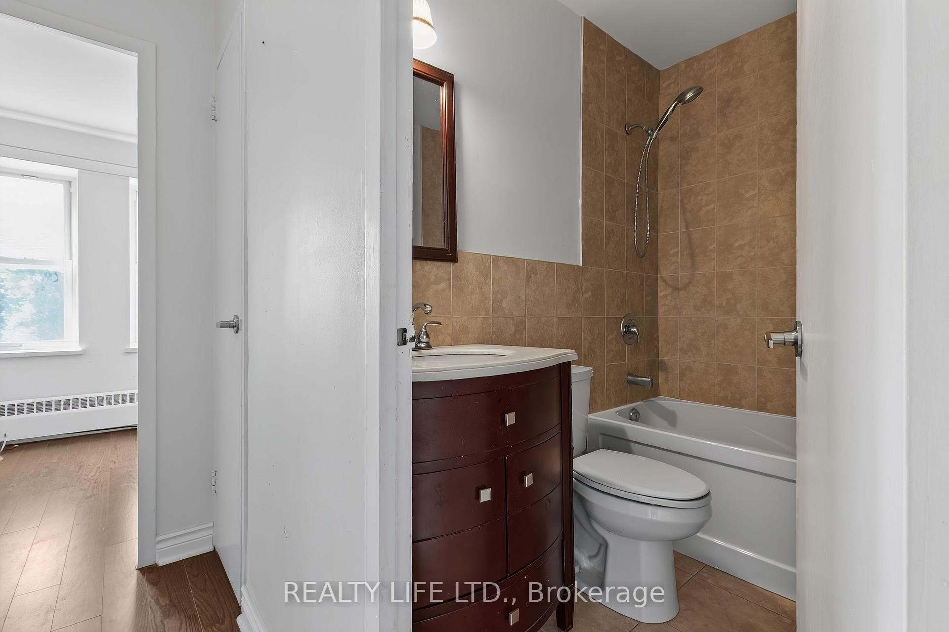 Photo 17 of Unit 502, 41 Lake Shore Drive, Etobicoke, New Toronto — HOMEH