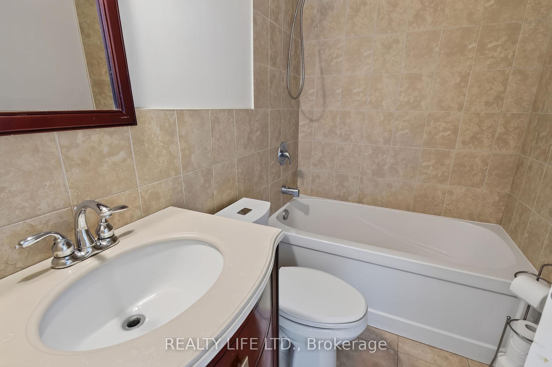 Photo 18 of Unit 502, 41 Lake Shore Drive, Etobicoke, New Toronto — HOMEH