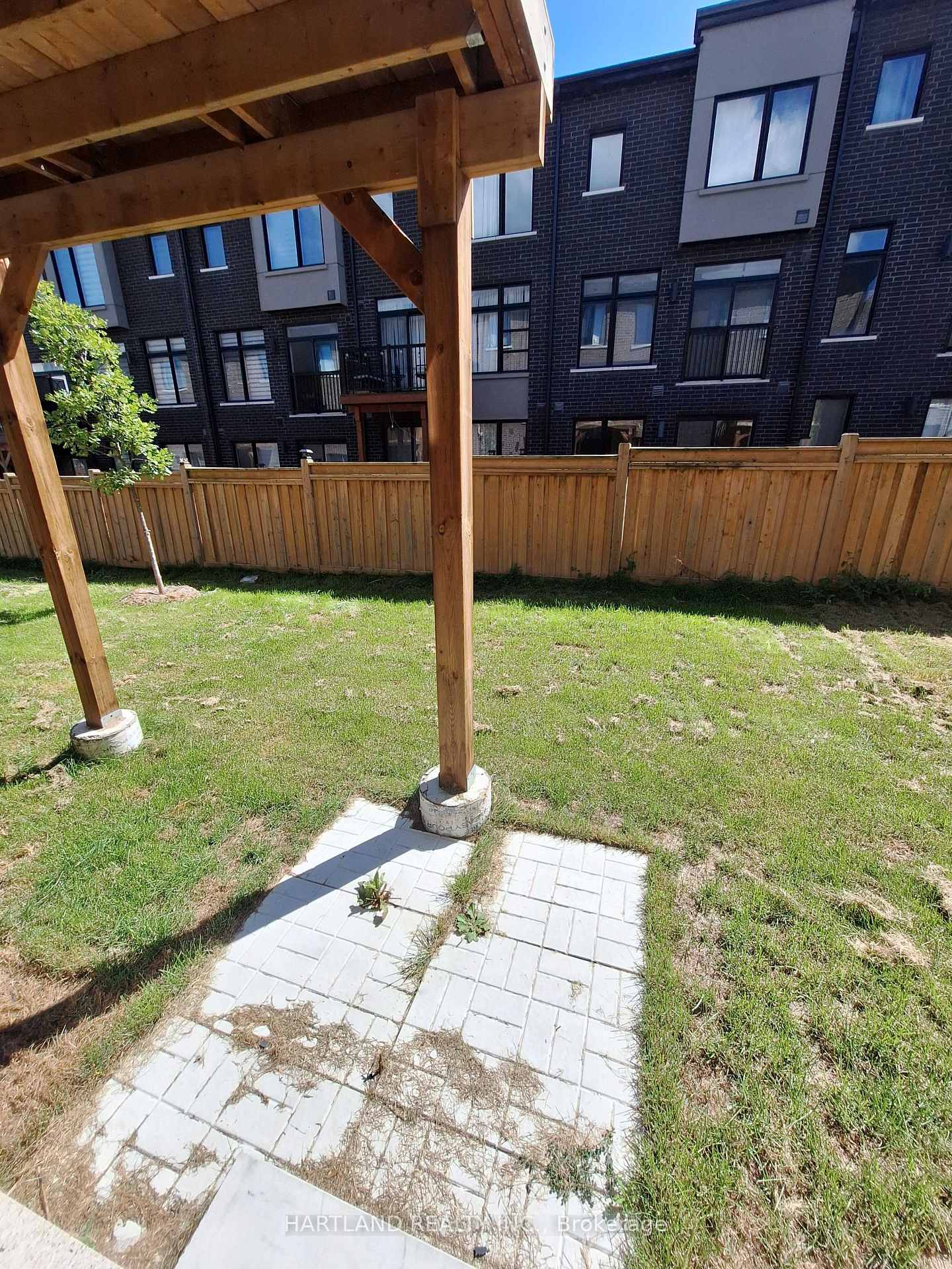 Photo 7 of Unit 407, 1695 Dersan Street, Pickering, Duffin Heights — HOMEH