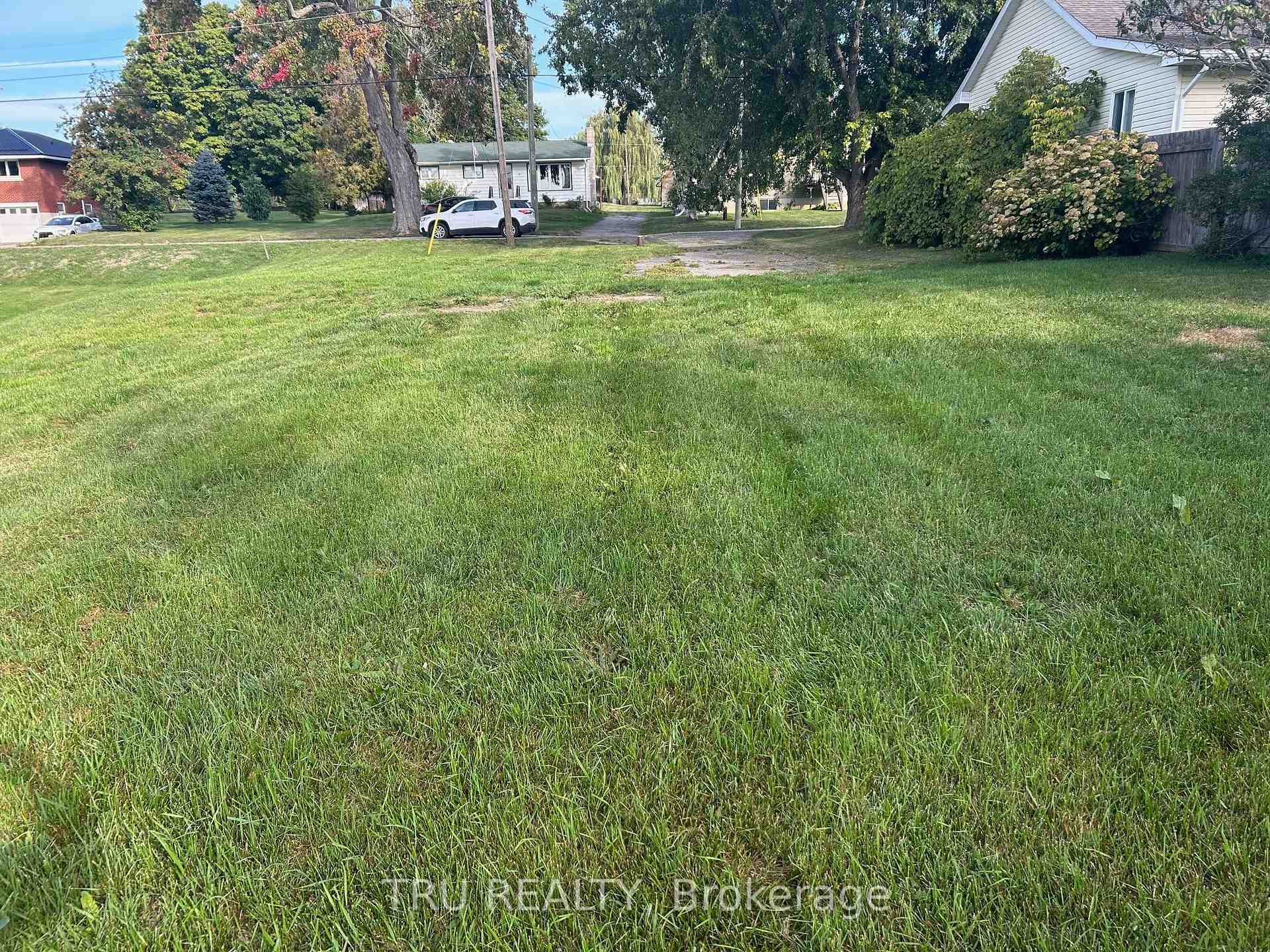 Photo of 9 Wellington Street W