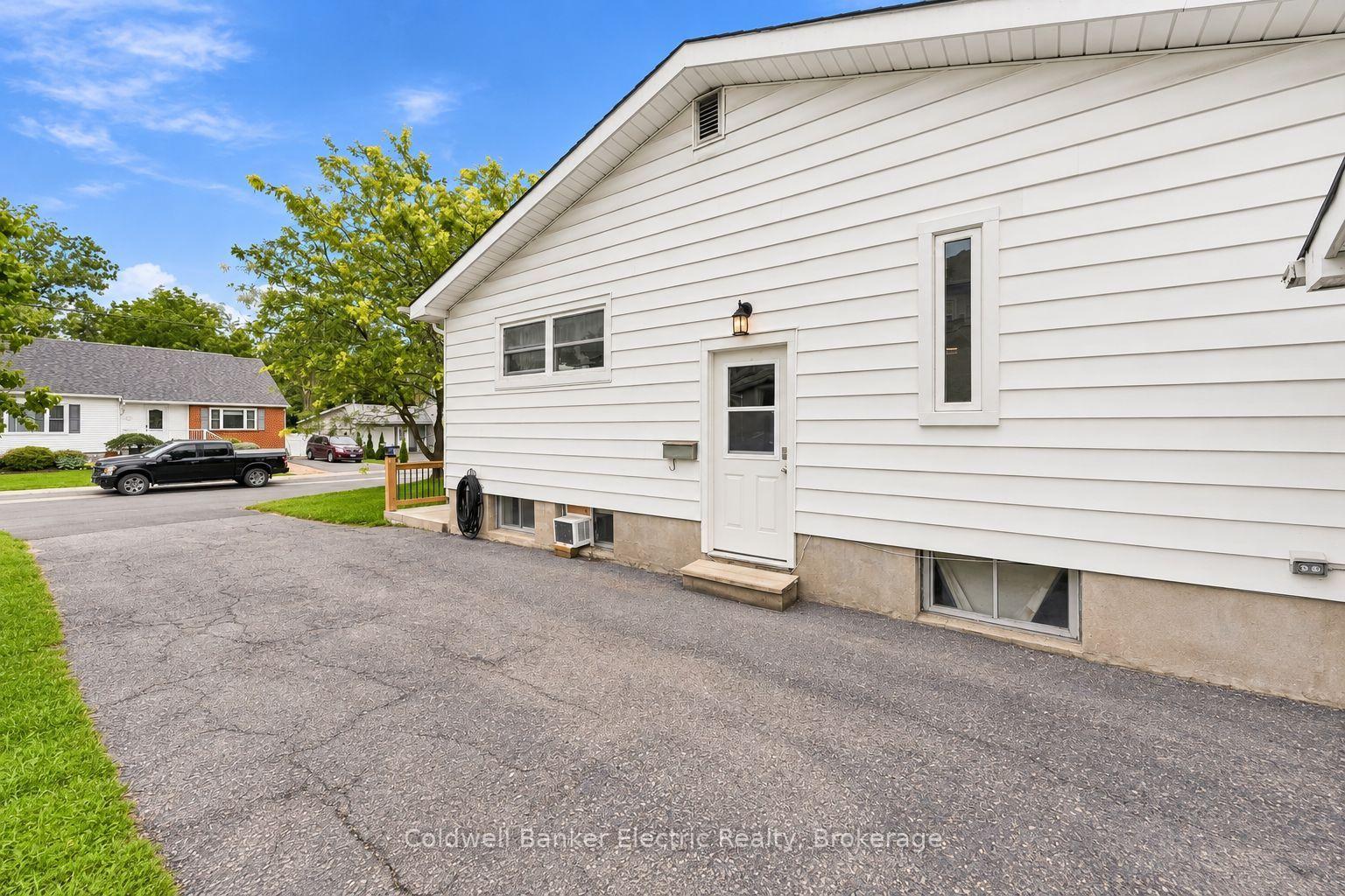 Photo 31 of 19 Graham Street E, Greater Napanee, Greater Napanee — HOMEH